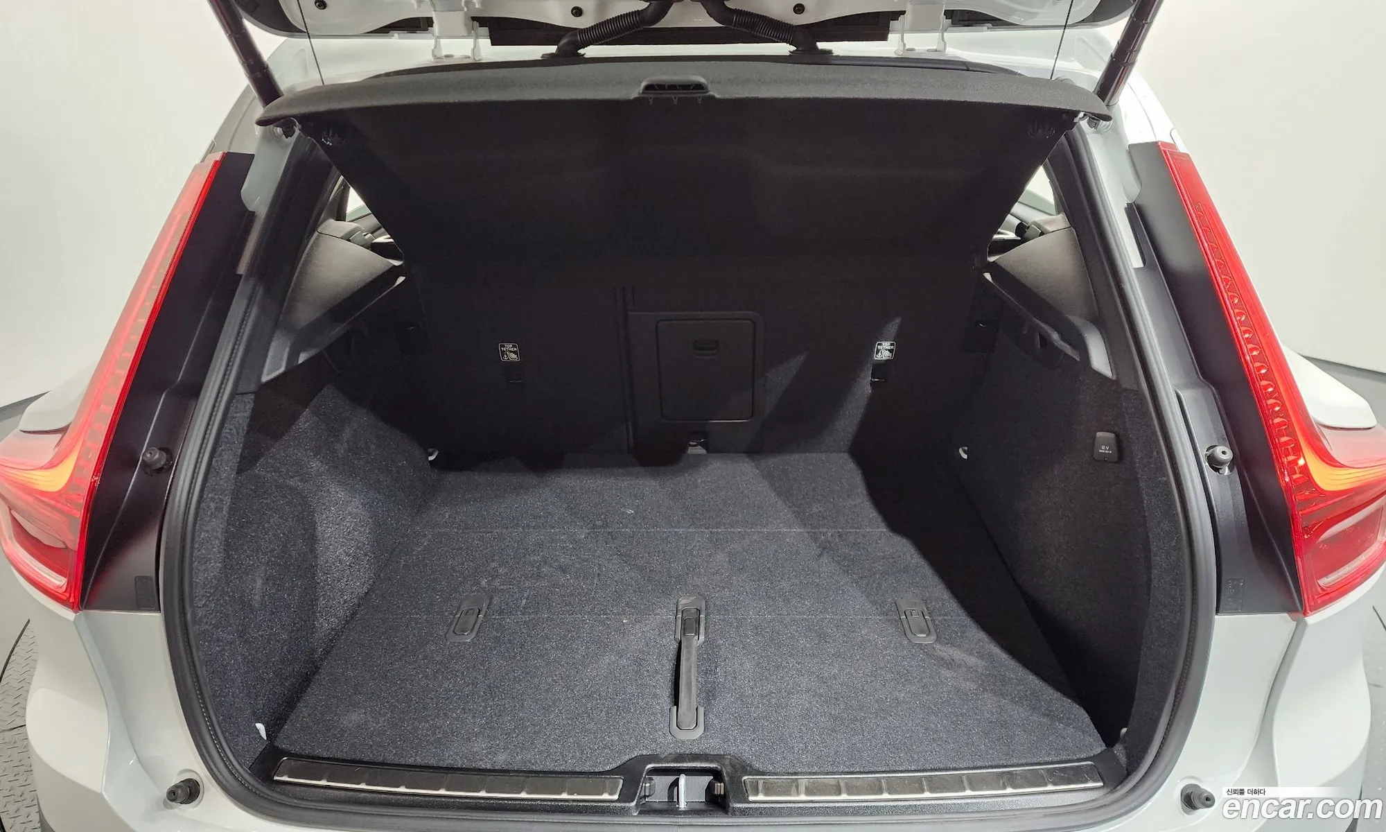 Volvo XC40 2025 YV1XZK924S2552350 — 16