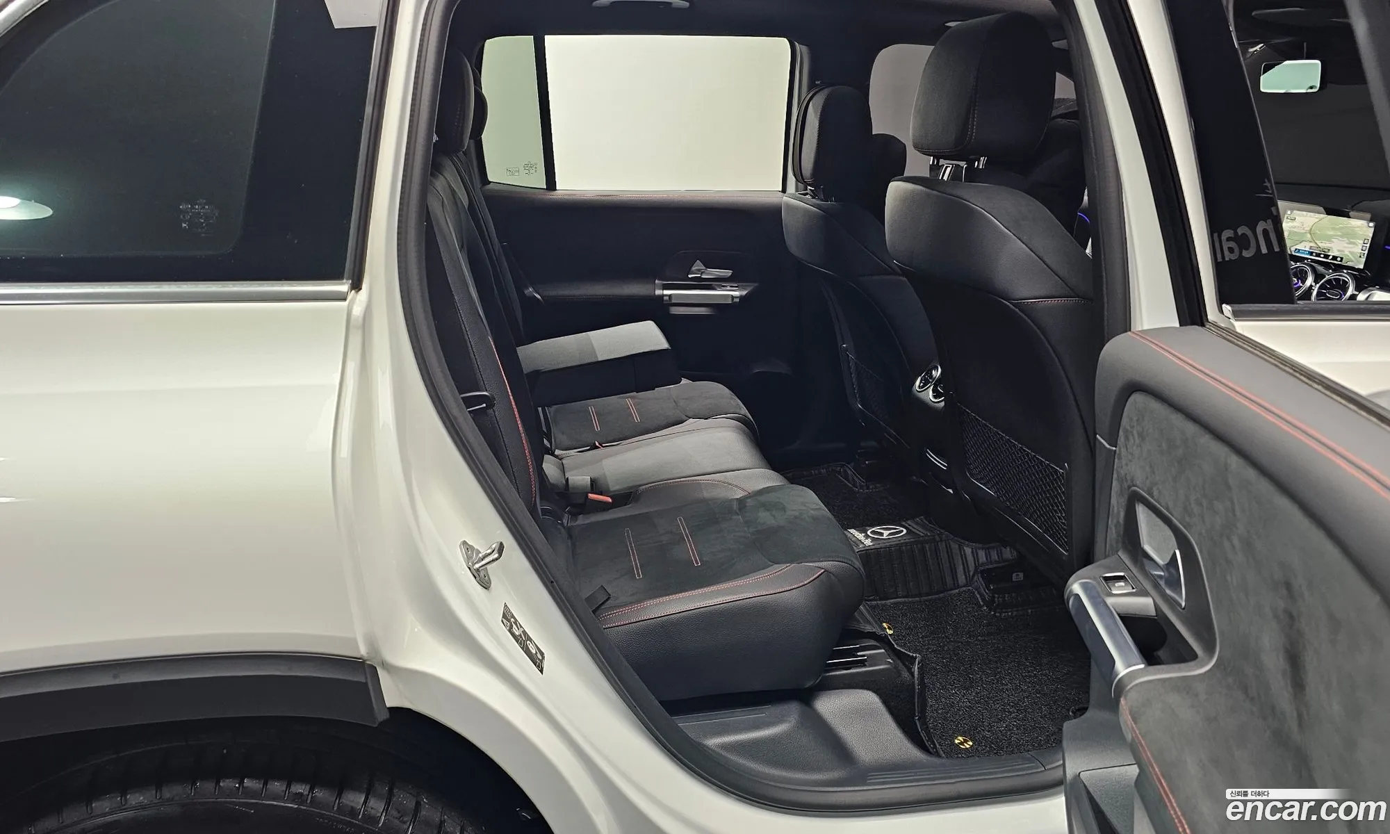 Mercedes-Benz GLB-Class X247 2023 — 11