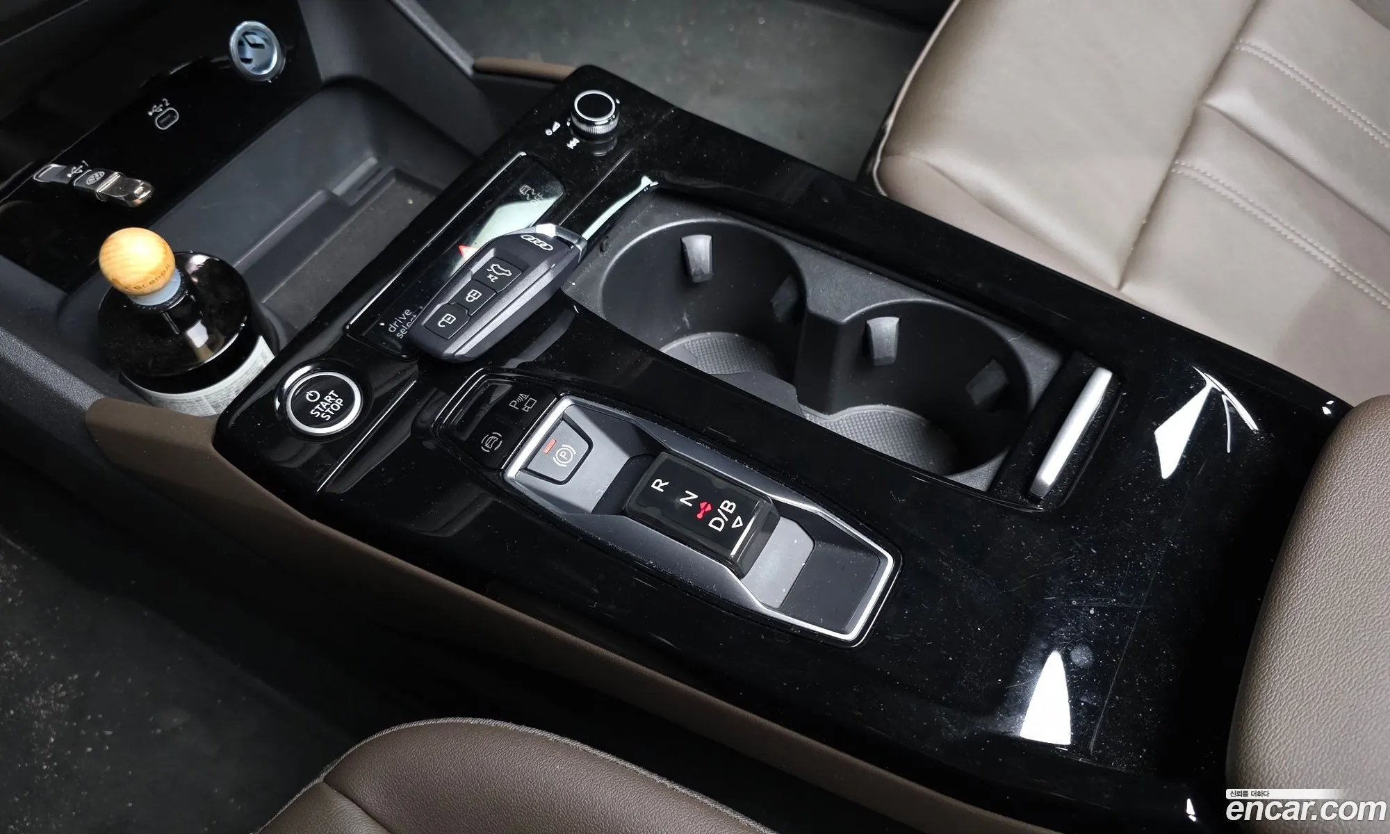 Audi Q6 e-tron 2025 — 20