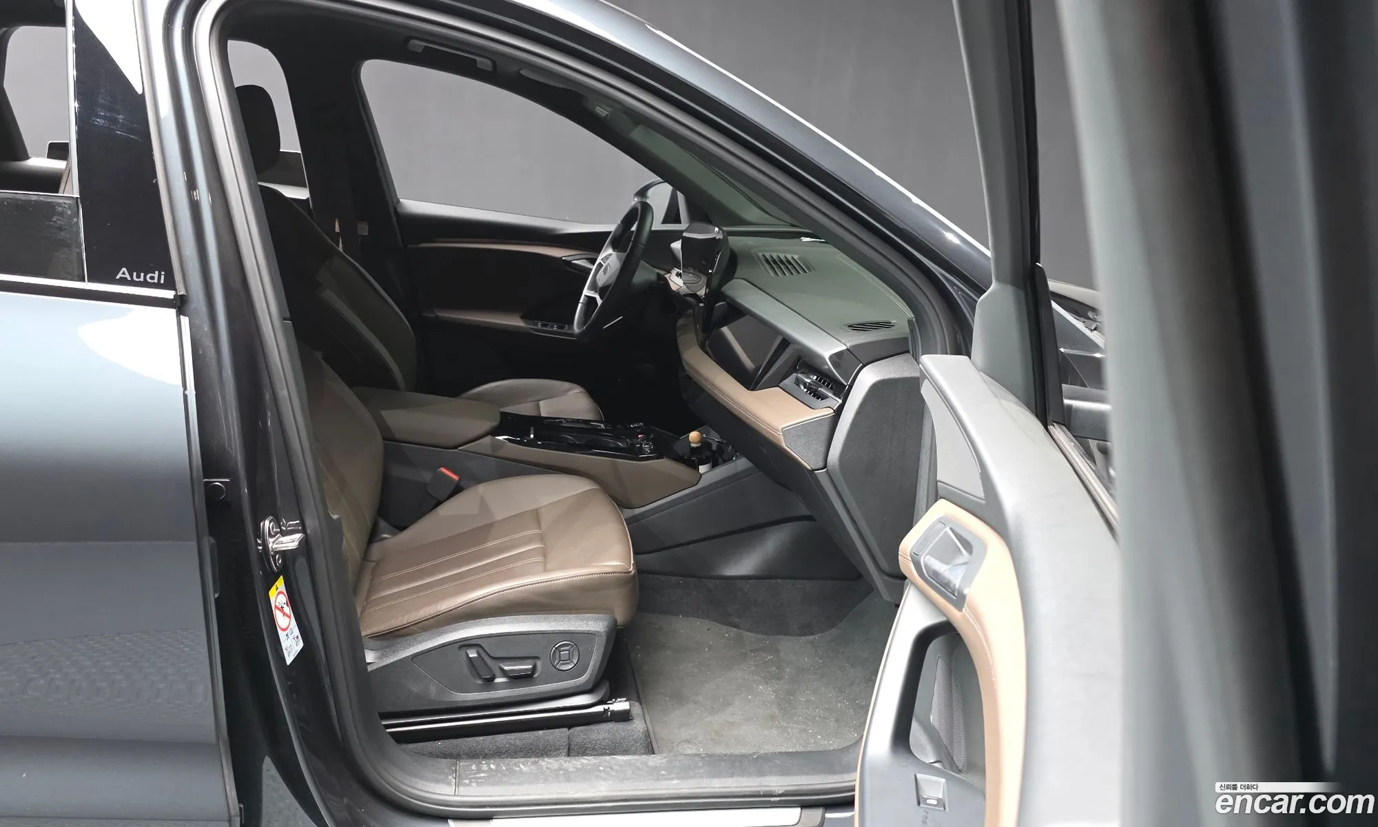 Audi Q6 e-tron 2025 — 11