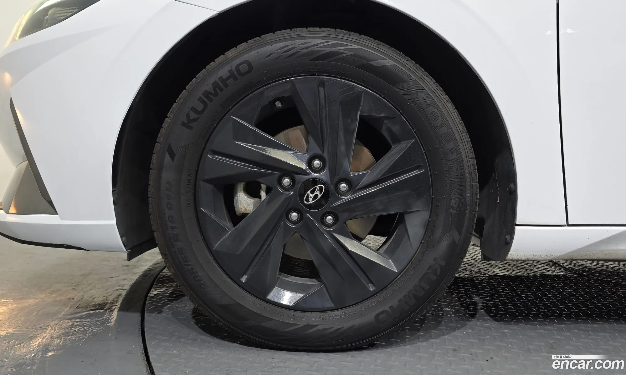 Hyundai Elantra Hybrid 2022 — 11