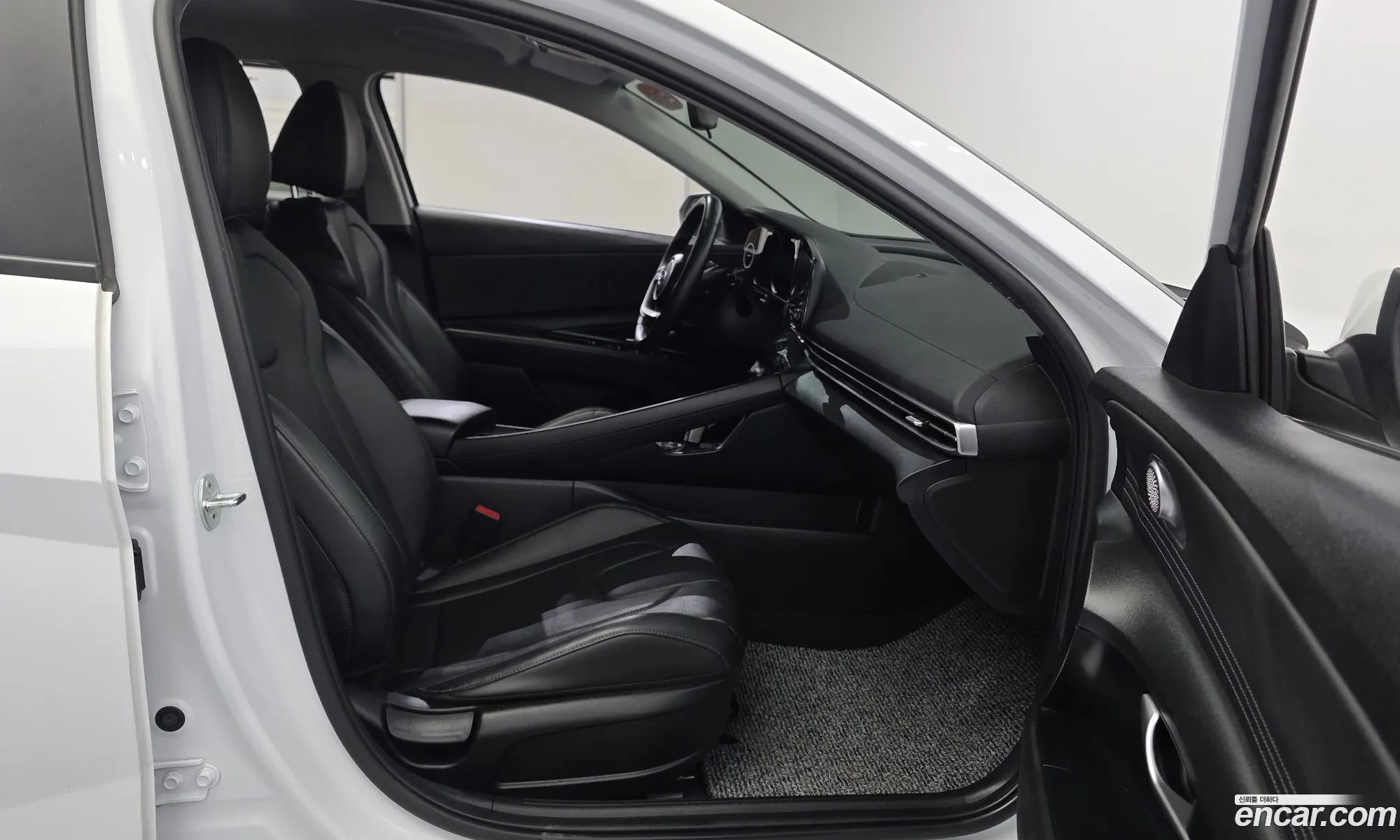 Hyundai Elantra Hybrid 2022 — 3