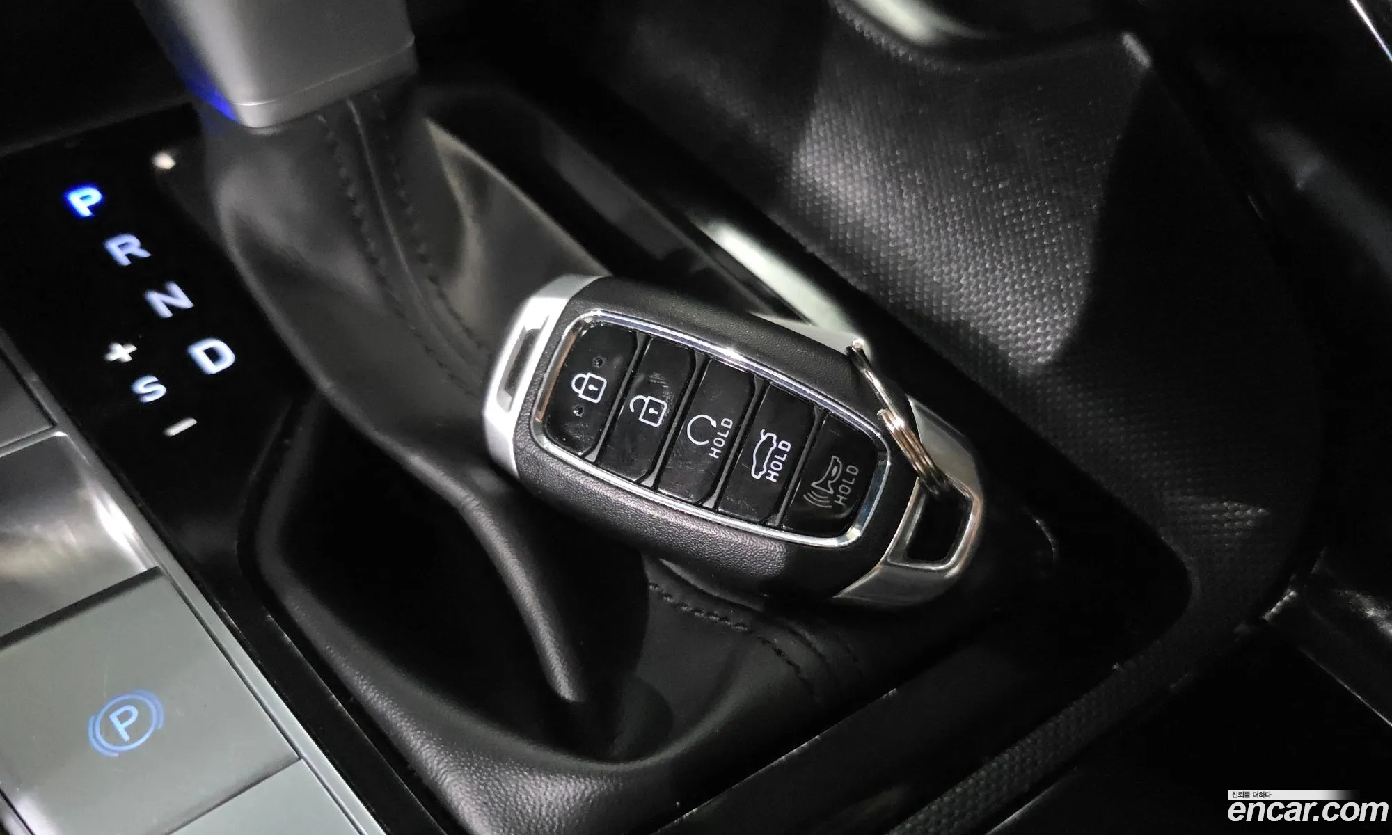 Hyundai Elantra Hybrid 2022 — 18