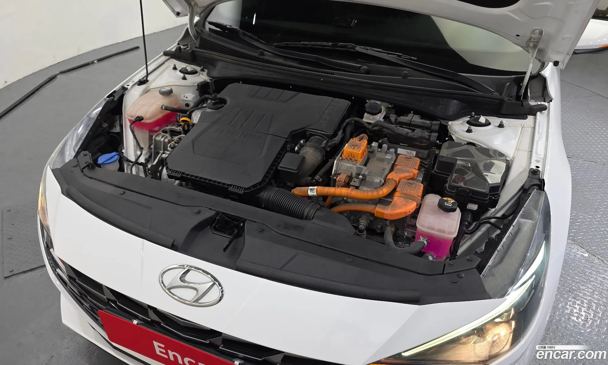 Hyundai Elantra Hybrid 2022 — 17