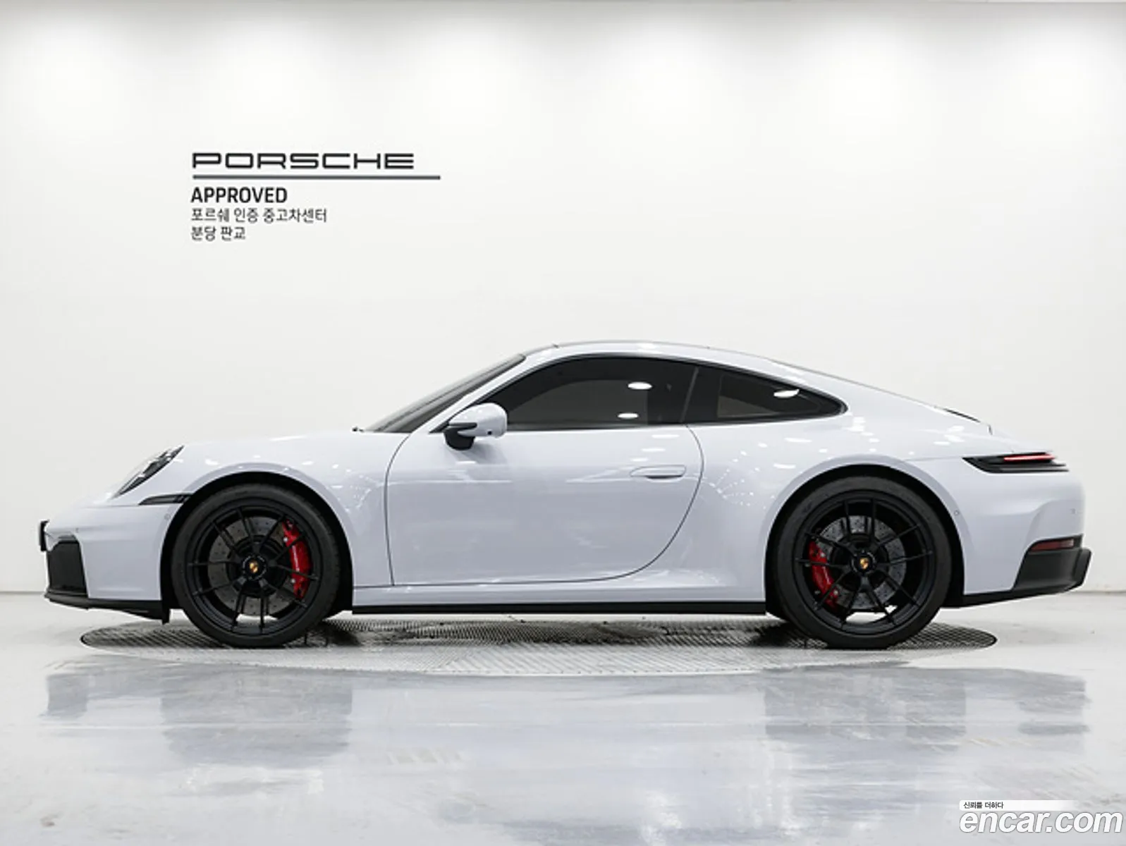 Porsche 911 2025 — 2