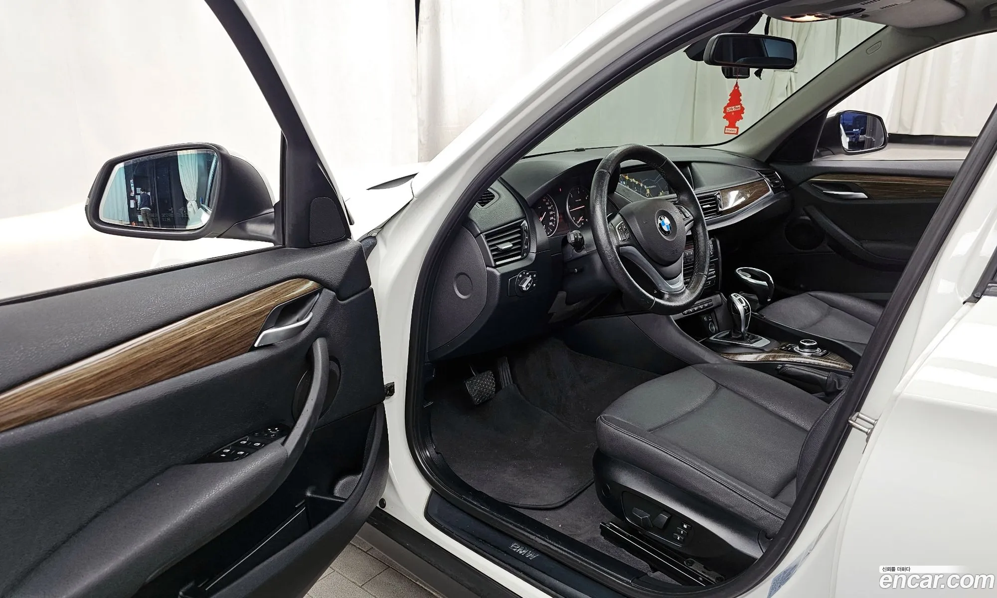 BMW X1 2015 WBAVP9105FVV50033 — 10
