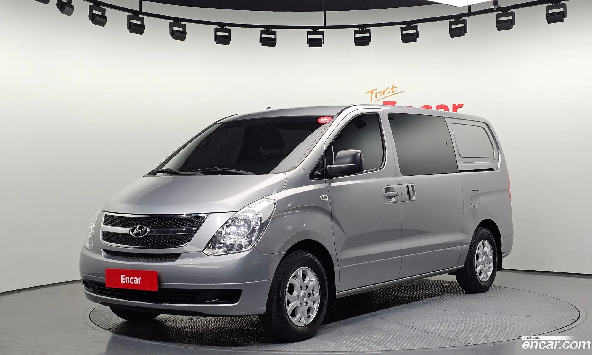 Hyundai Grand Starex 2015 — 18