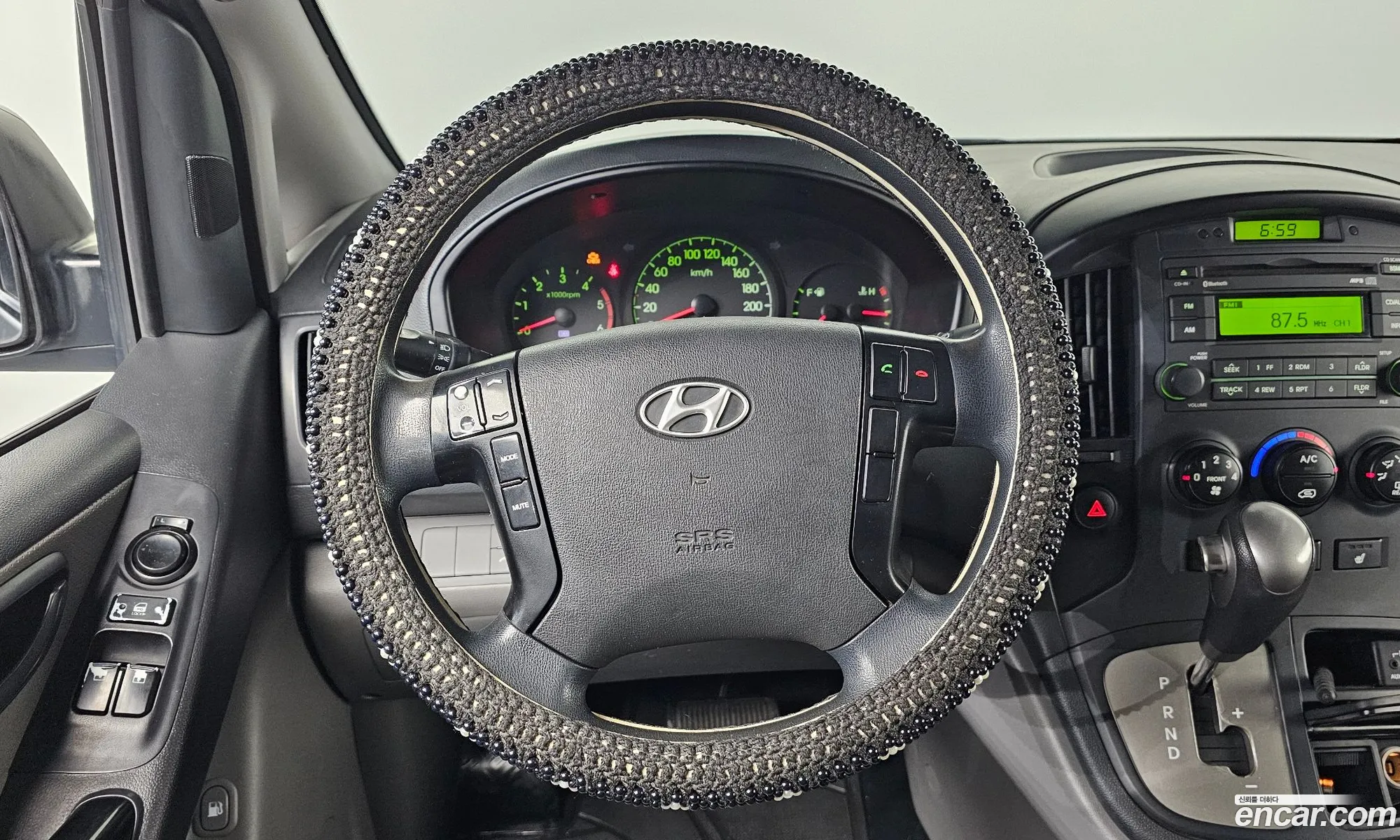 Hyundai Grand Starex 2015 — 19