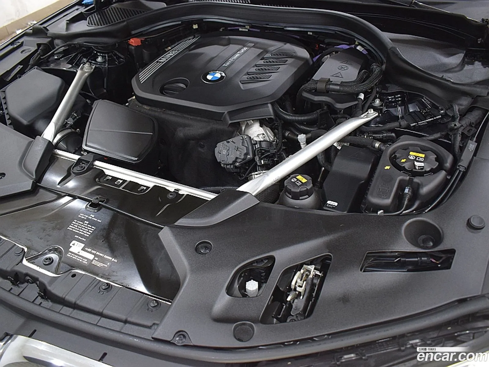 BMW 5 Series 2020 — 16