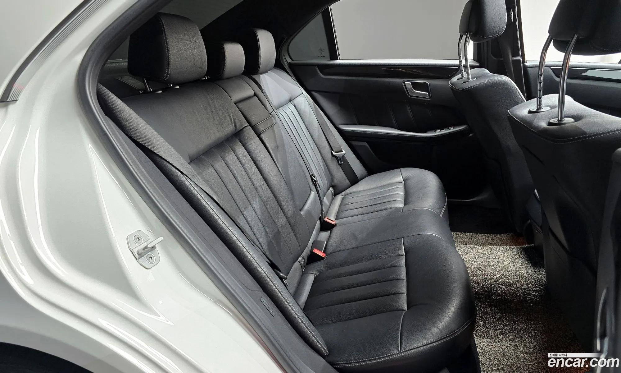 Mercedes-Benz E-Class W212 2015 — 16