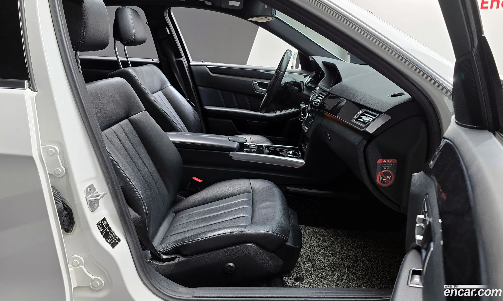 Mercedes-Benz E-Class W212 2015 — 12