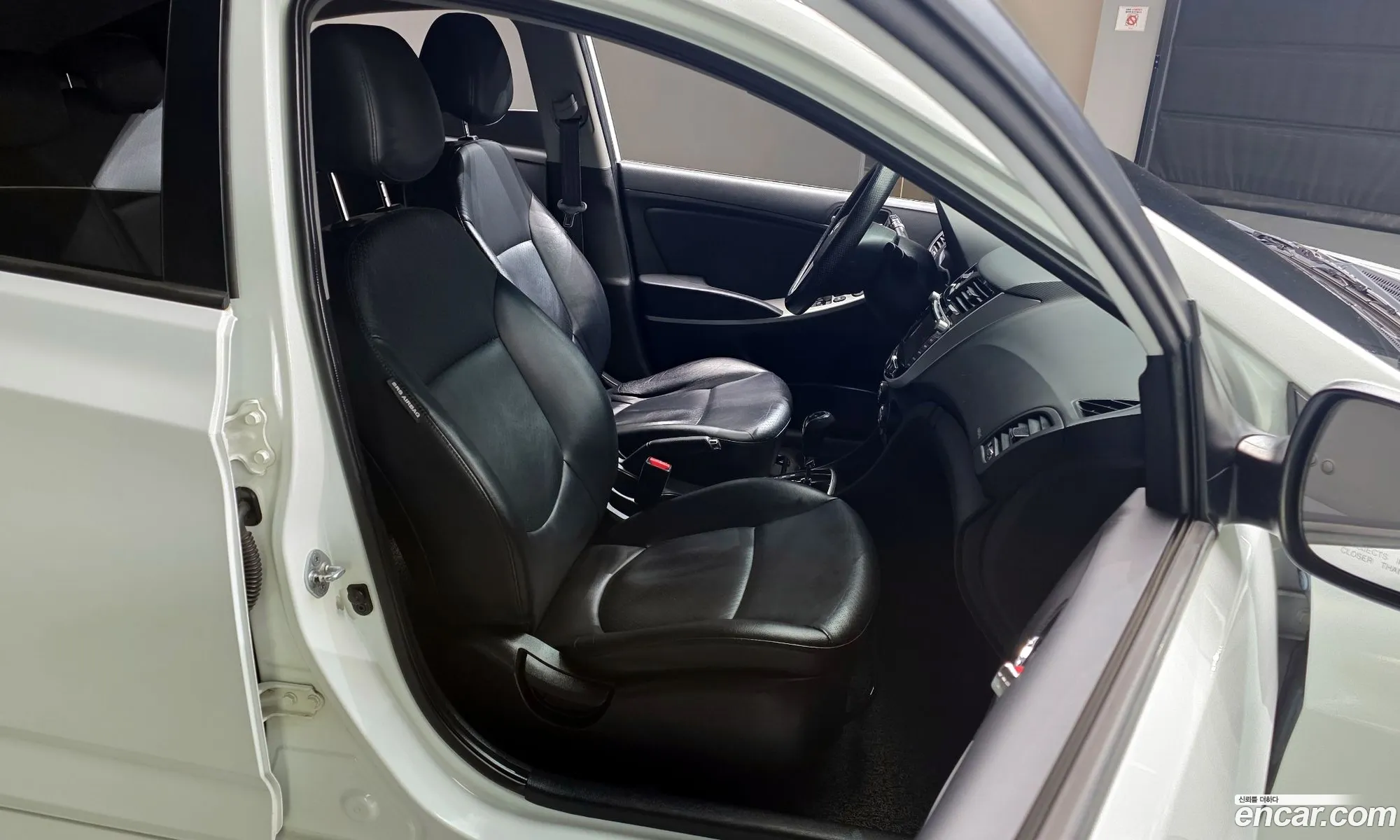 Hyundai Accent 2012 — 14