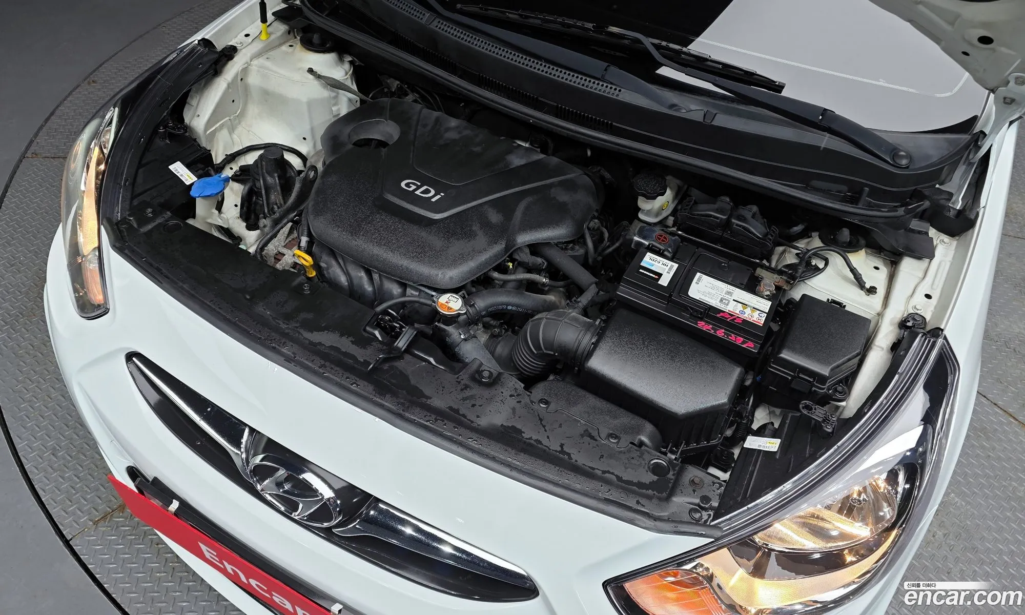 Hyundai Accent 2012 — 17