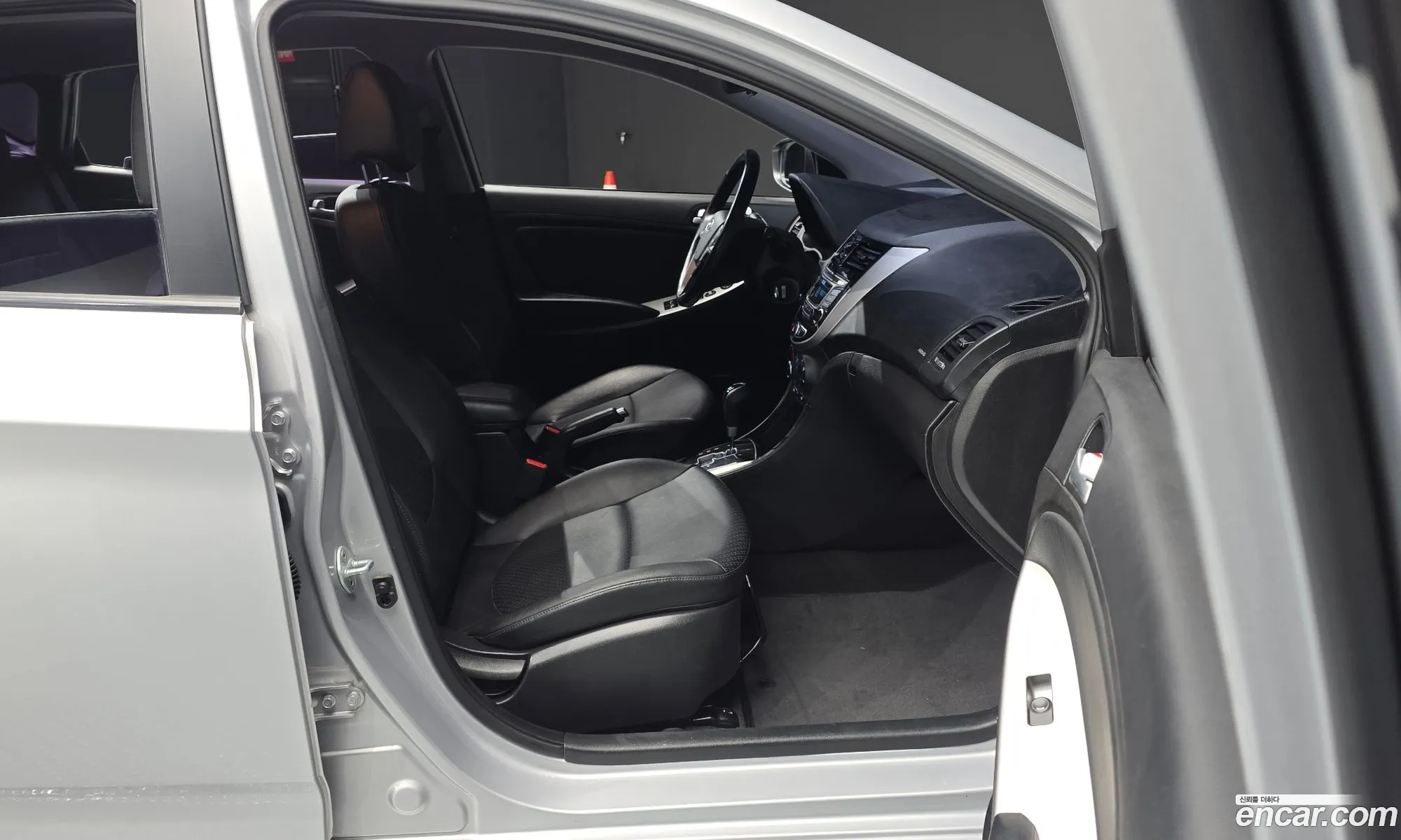 Hyundai Accent 2017 — 16