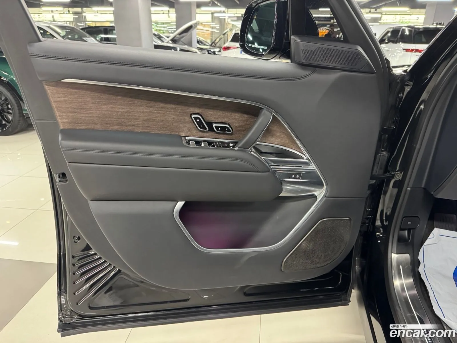Land Rover Range Rover 2023 — 11