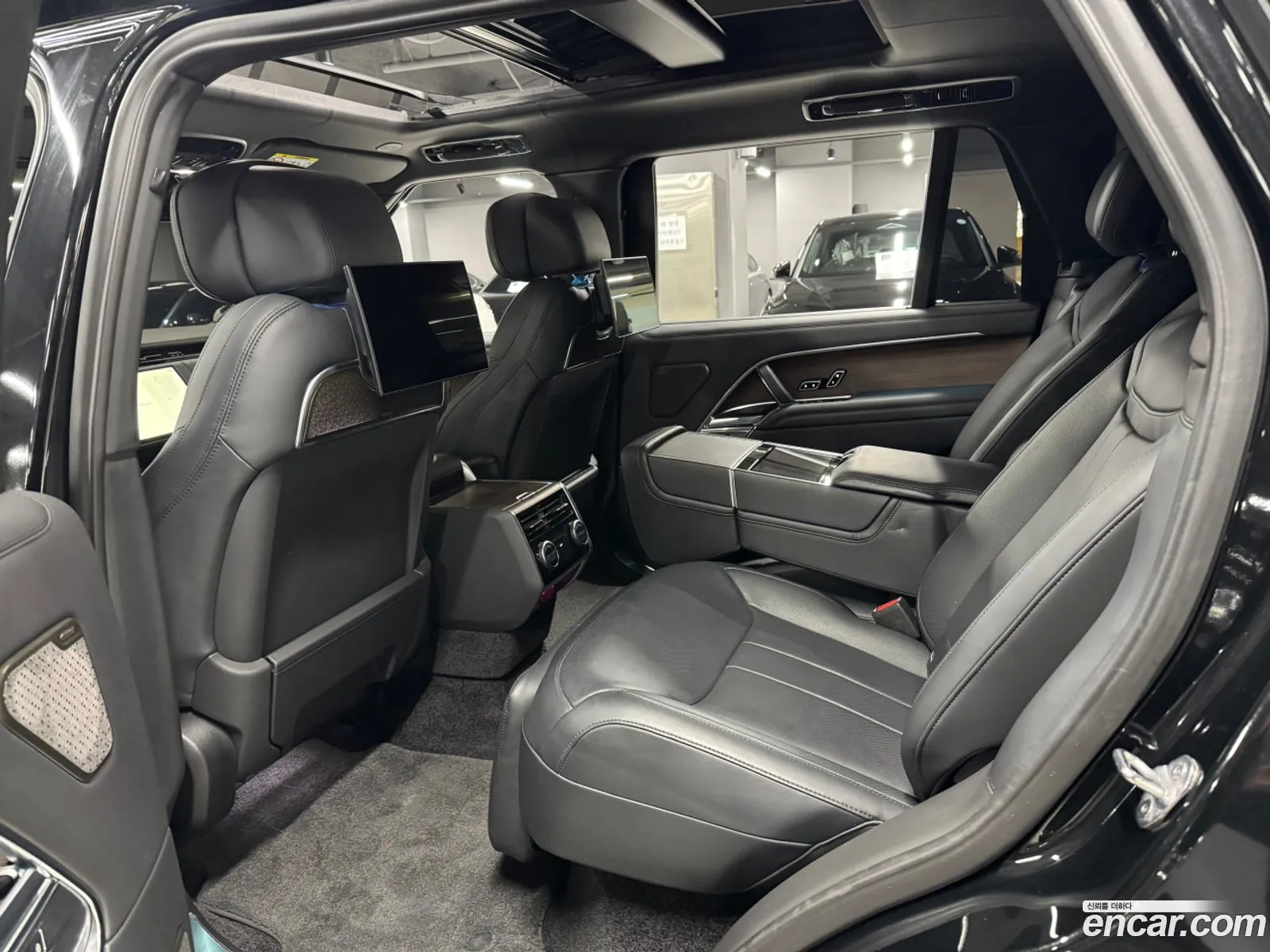 Land Rover Range Rover 2023 — 10