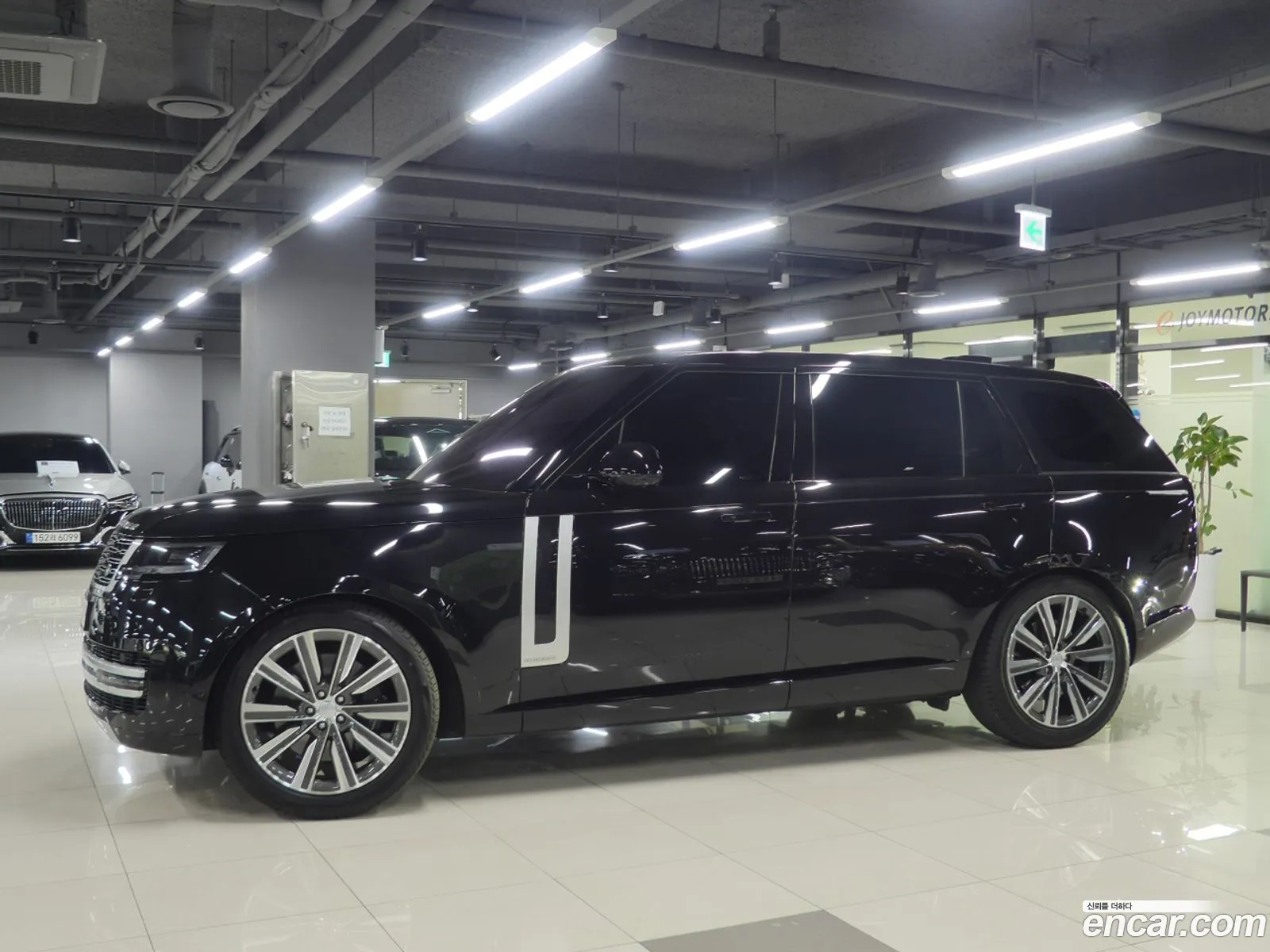 Land Rover Range Rover 2023 — 14