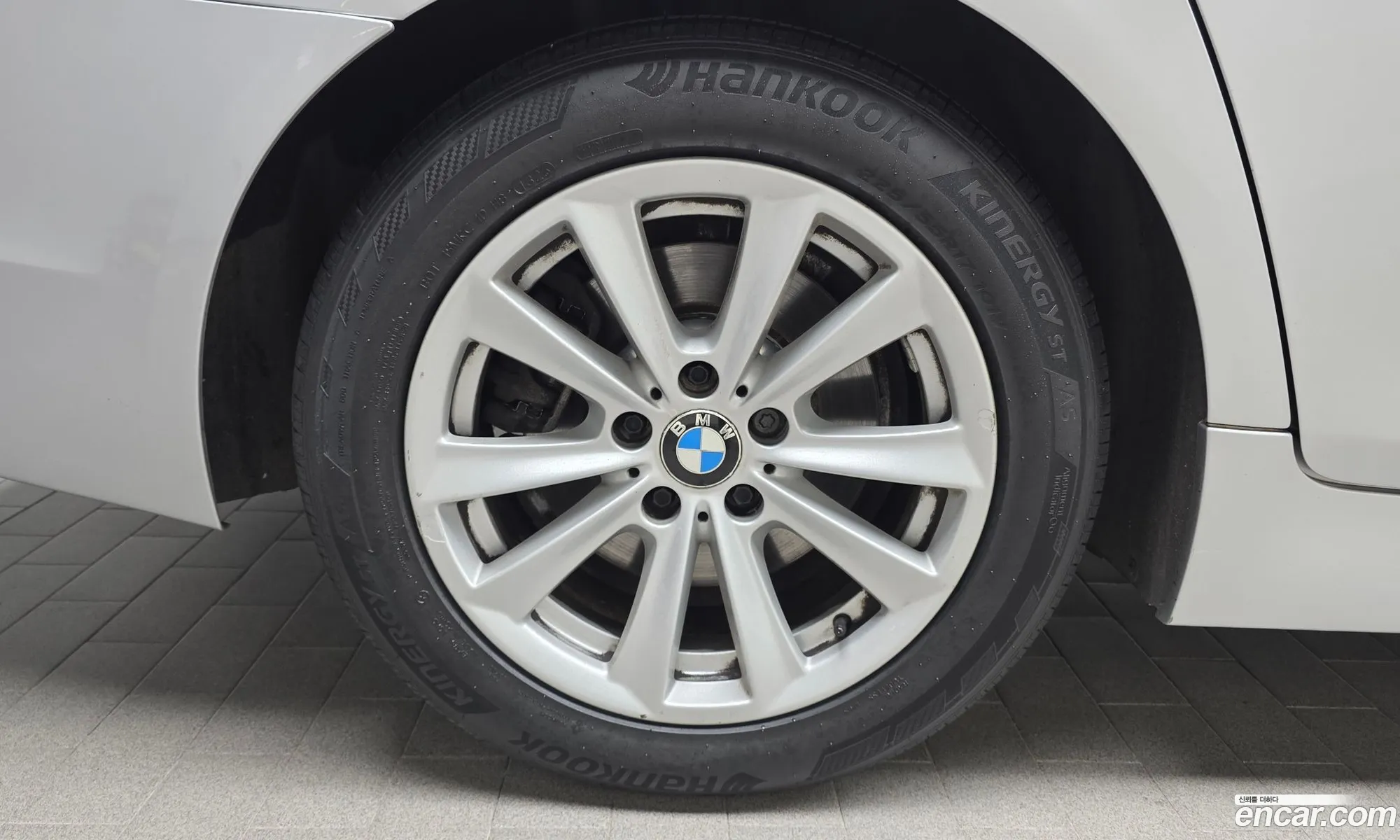 BMW 5 Series 2012 WBAFW1104CDX09909 — 4