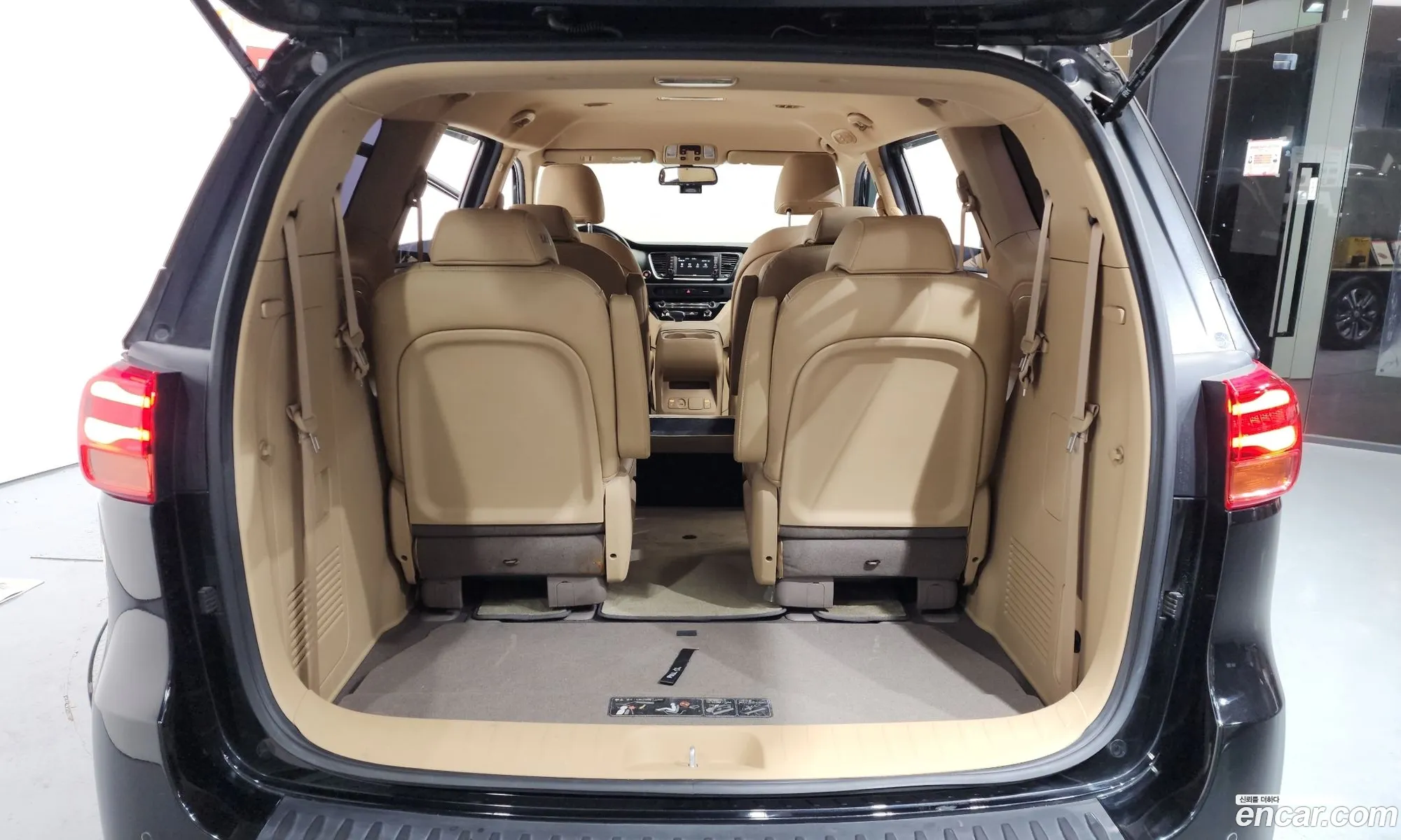 Kia Carnival 2018 — 16