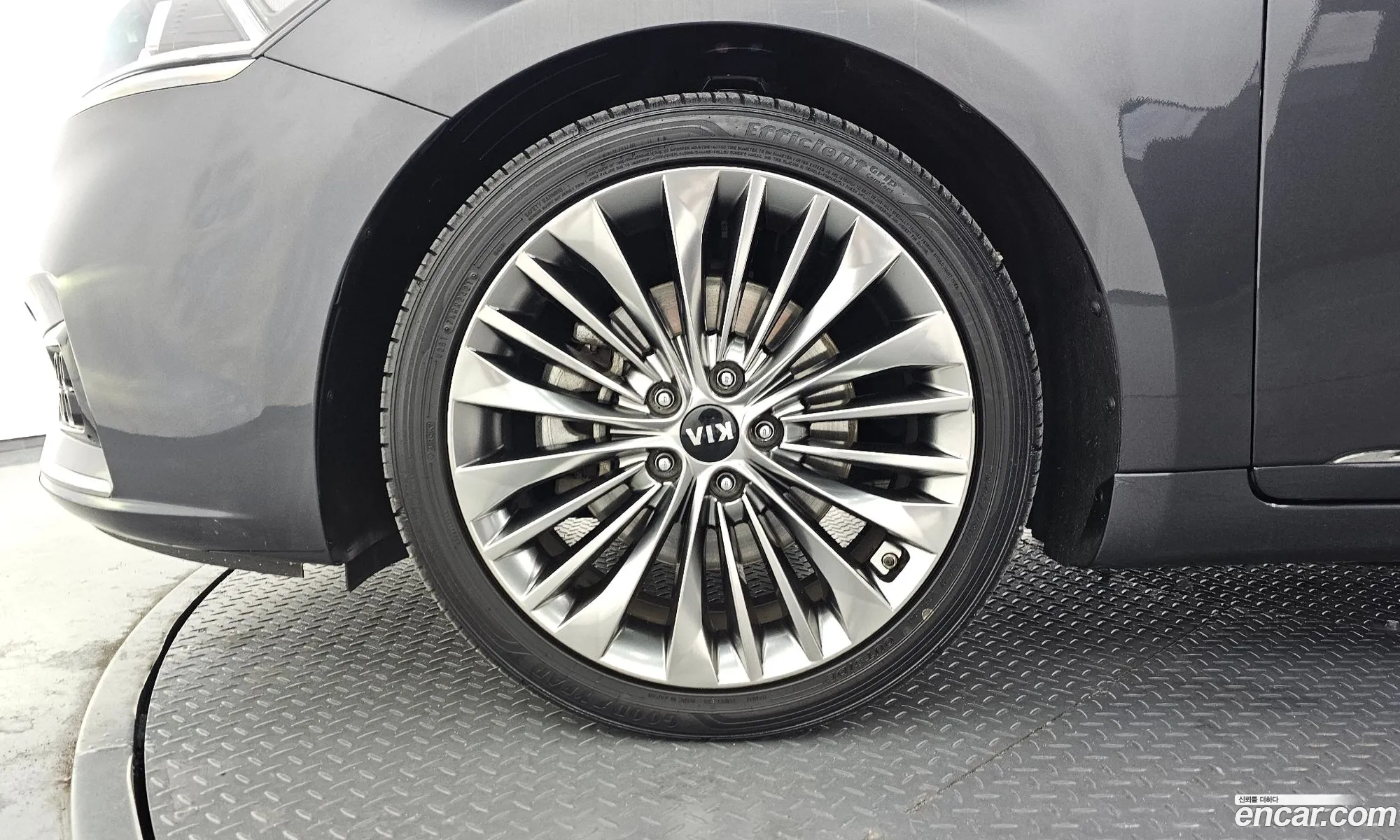 Kia K7 2018 — 14