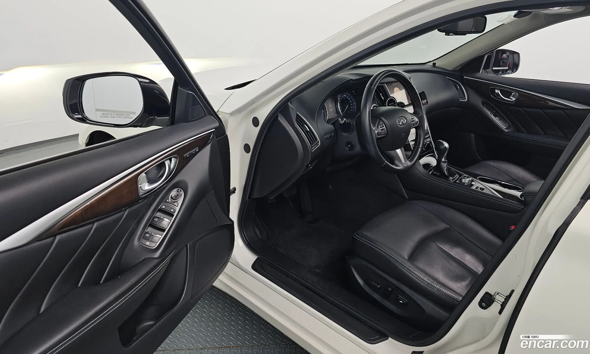 Infiniti Q50 2016 — 11