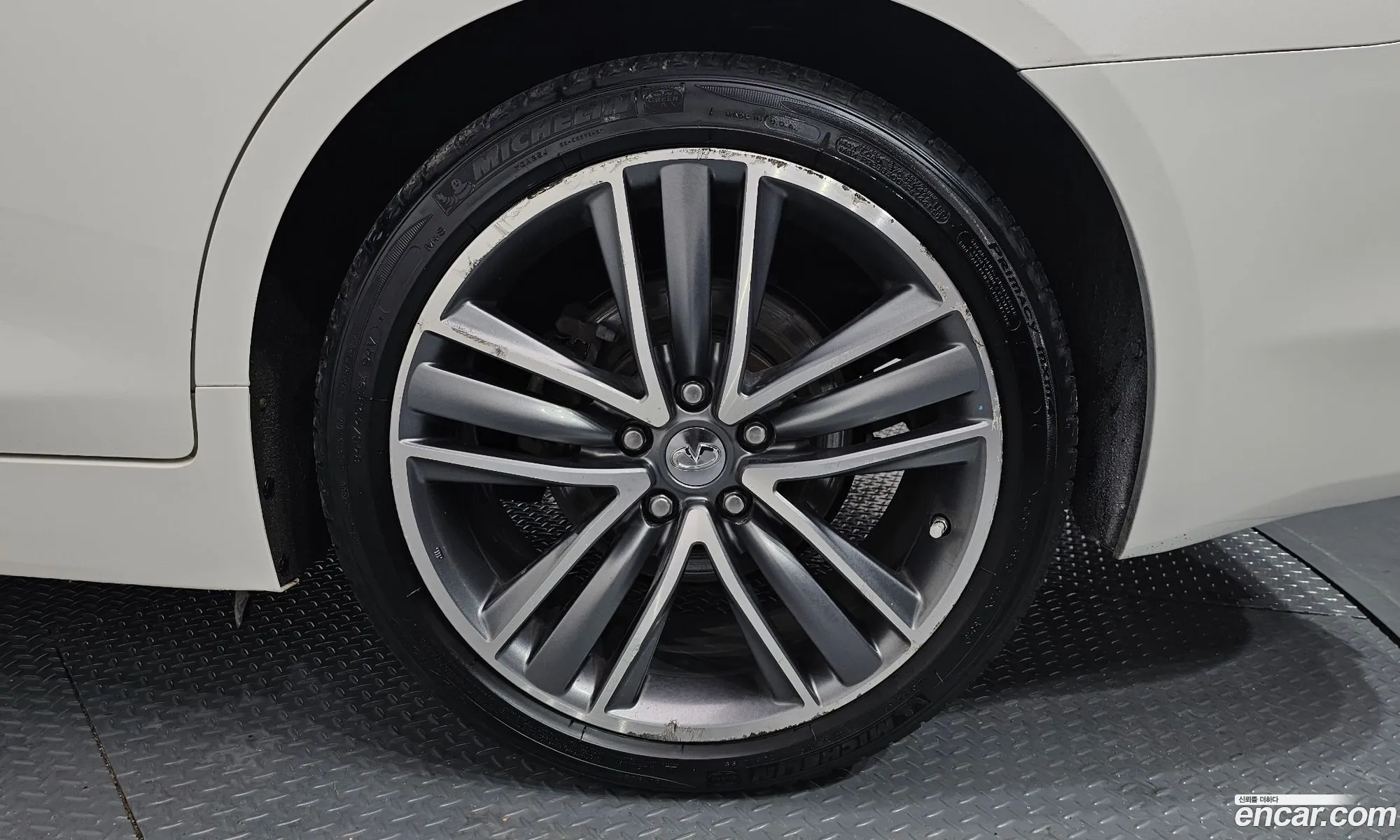 Infiniti Q50 2016 — 9
