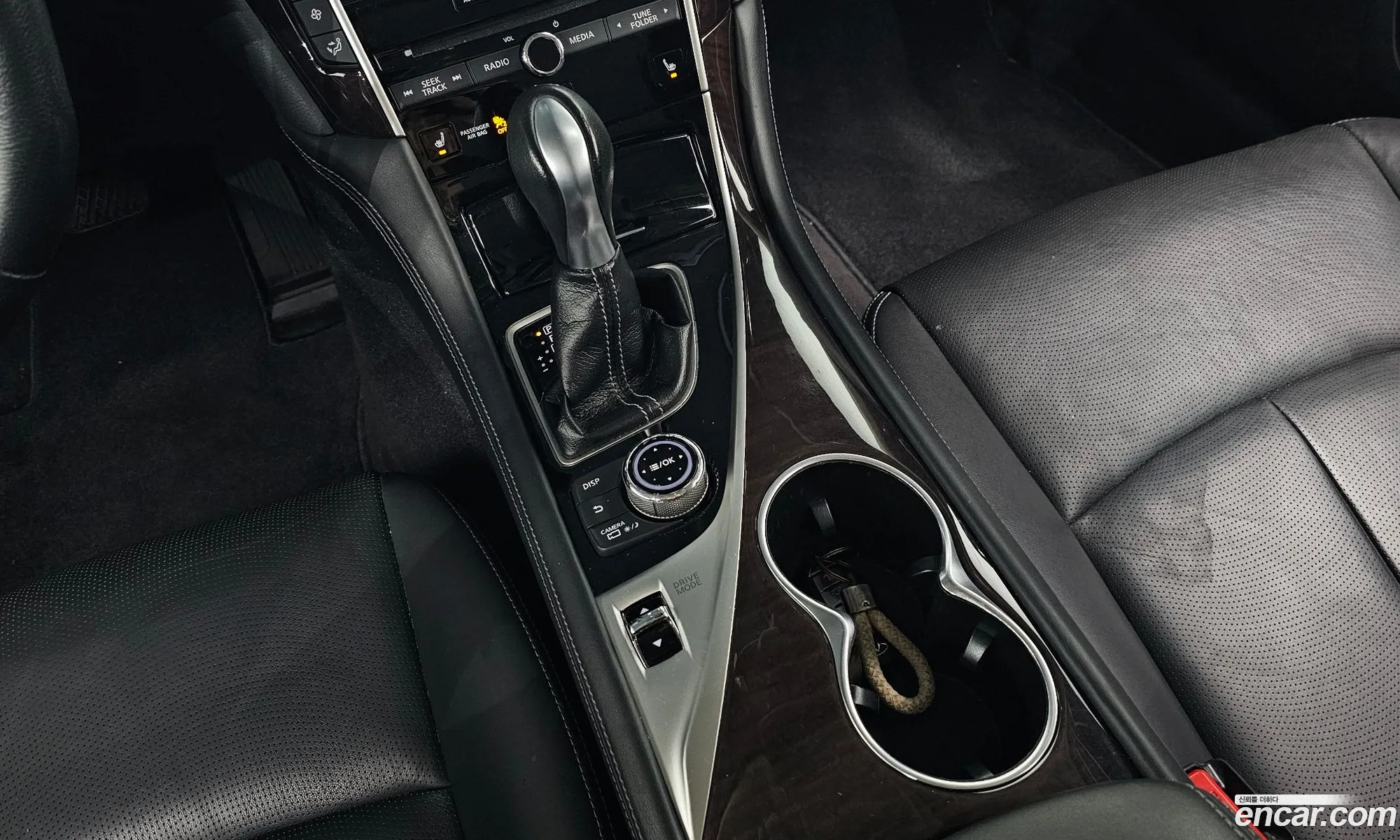 Infiniti Q50 2016 — 18