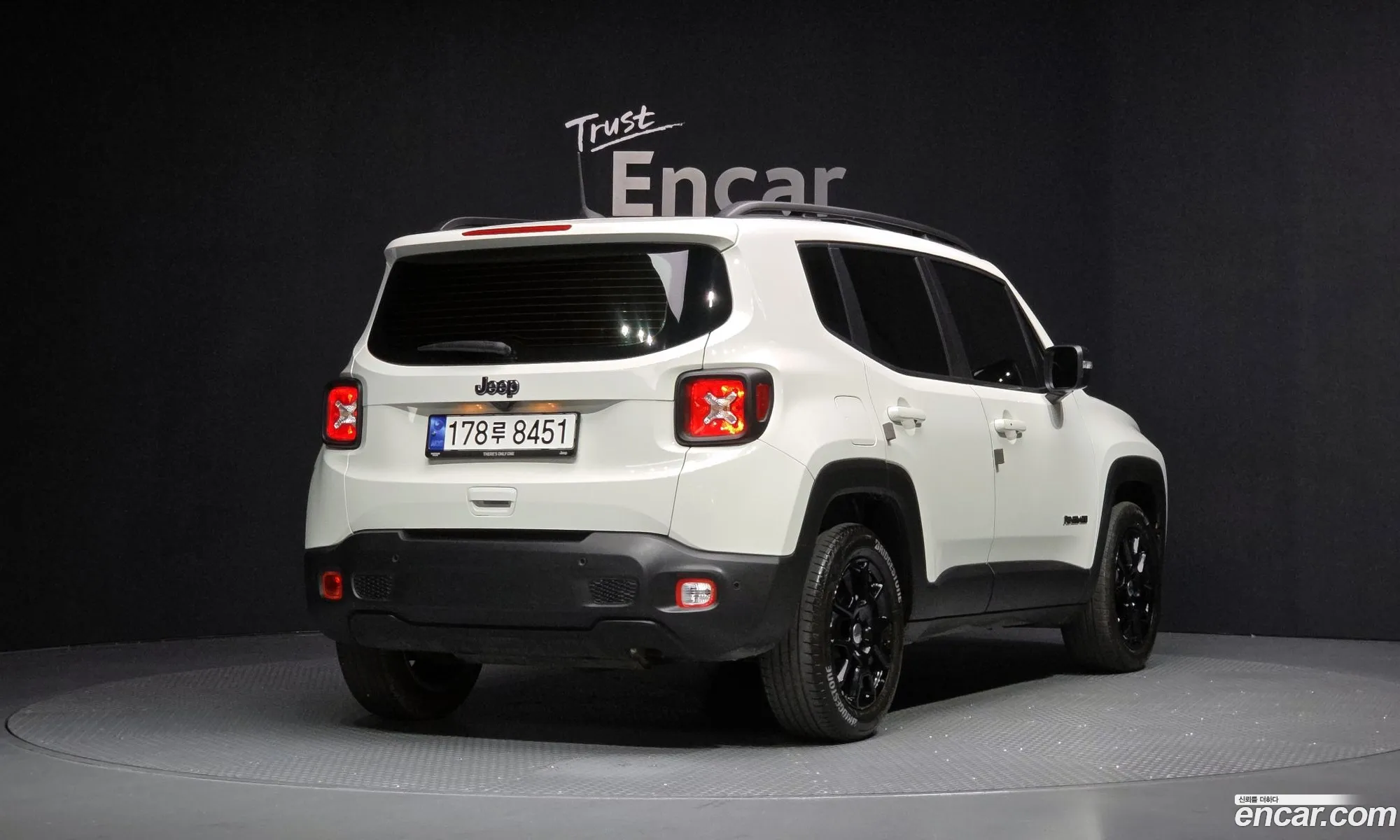Jeep Renegade 2022 — 14