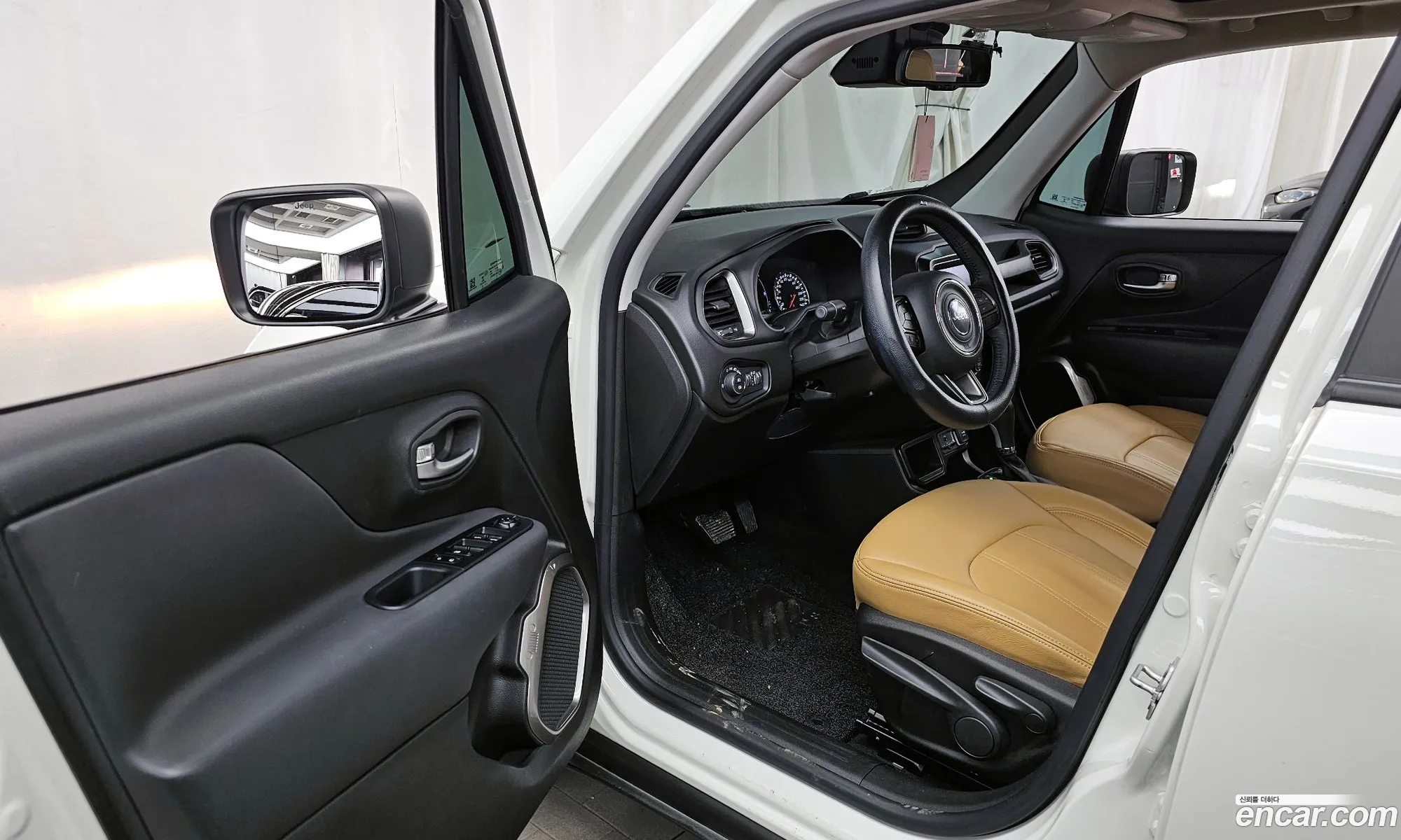 Jeep Renegade 2022 — 17