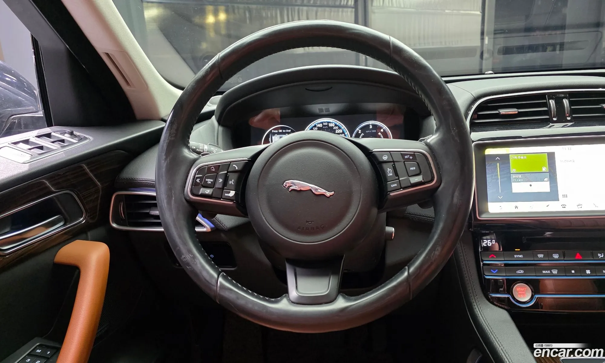 Jaguar F-Pace 2017 SADCA2BN7HA488954 — 17