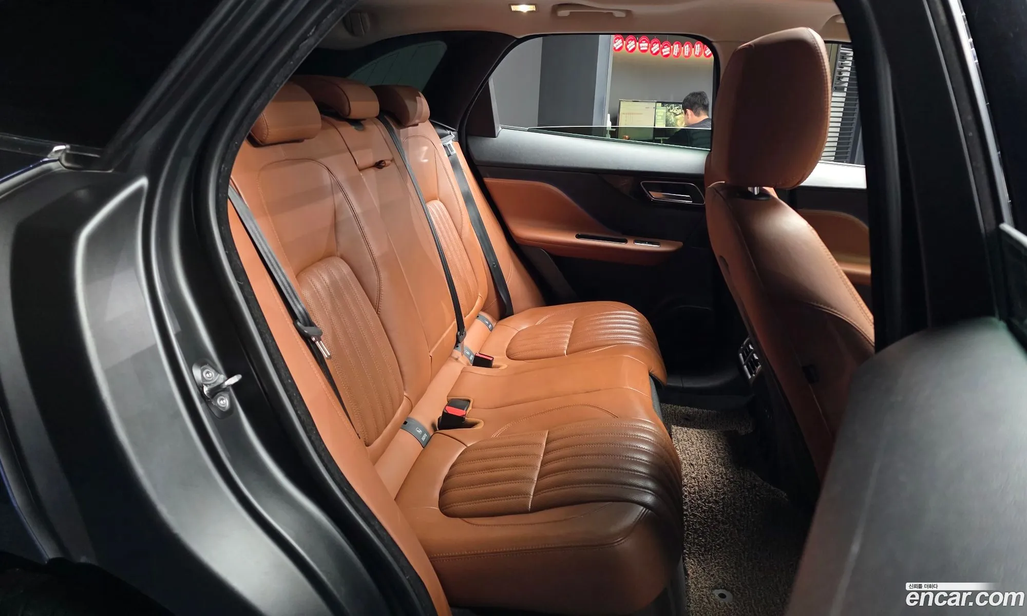 Jaguar F-Pace 2017 SADCA2BN7HA488954 — 12