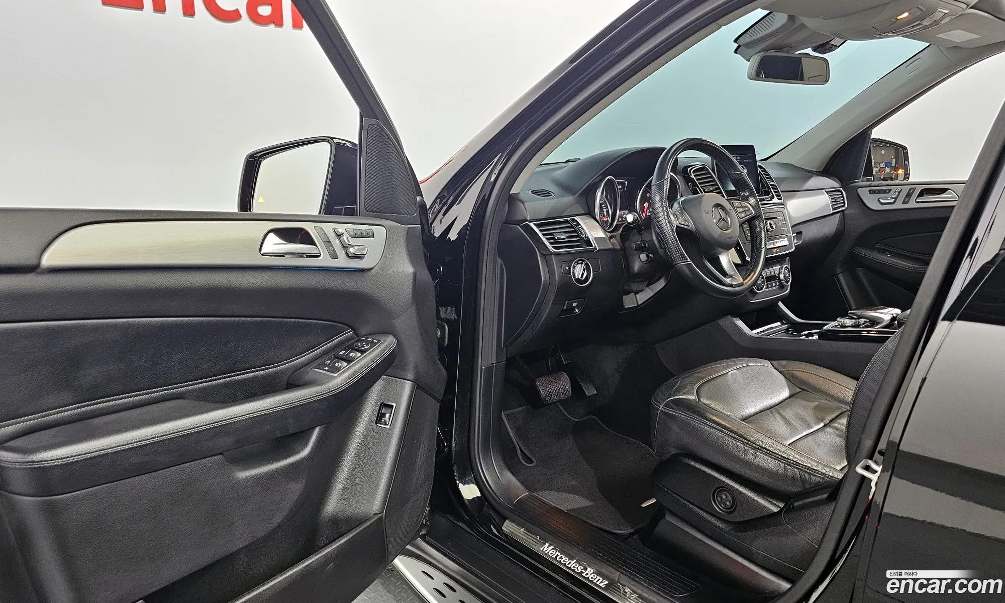 Mercedes-Benz GLE-Class W166 2018 WDCDA2EB8JB055560 — 17