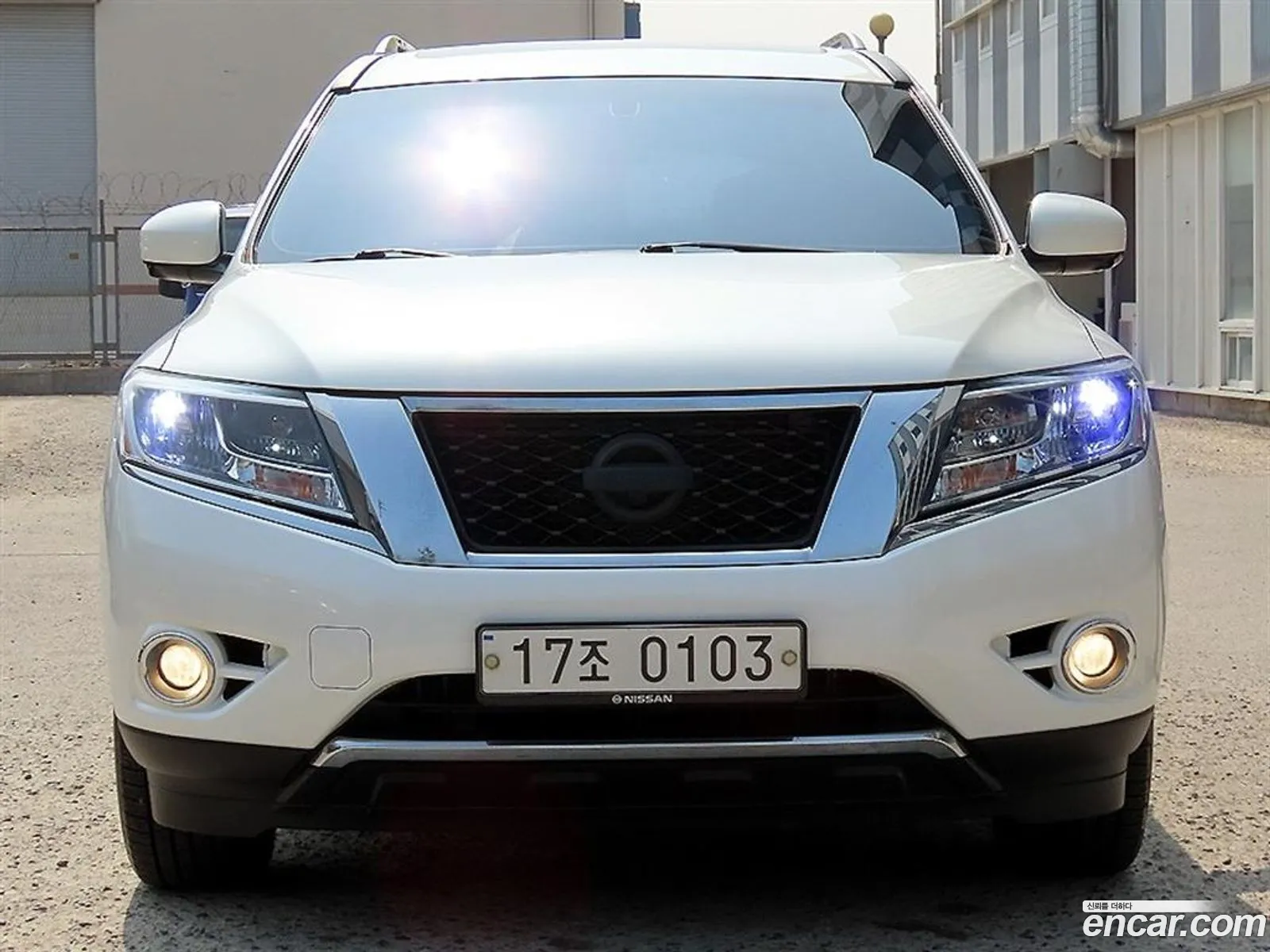 Nissan Pathfinder 2016 — 19