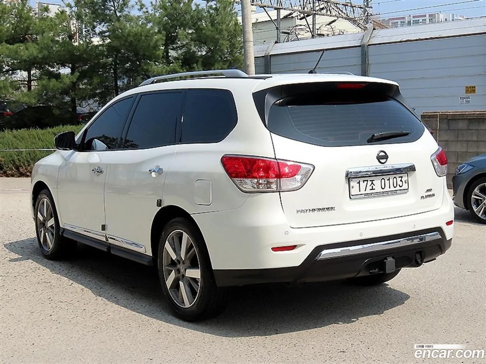 Nissan Pathfinder 2016 — 14