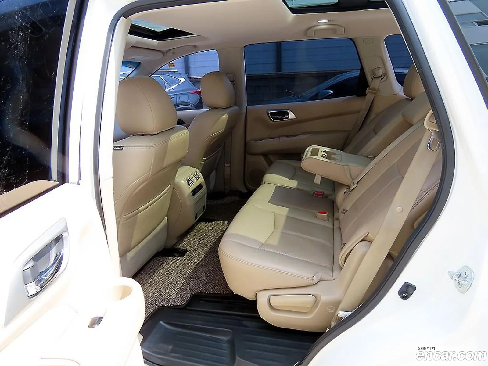 Nissan Pathfinder 2016 — 12