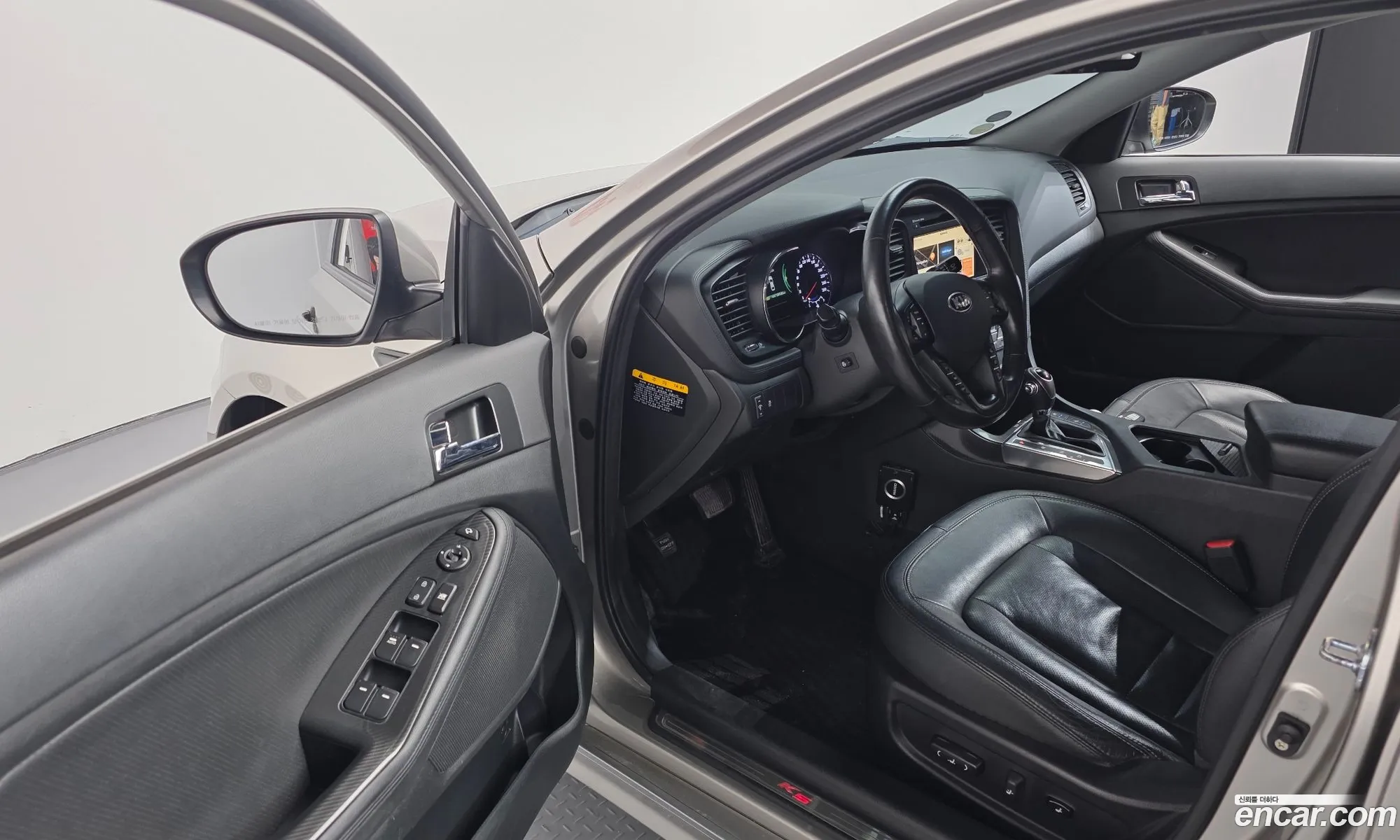 Kia K5 Hybrid 2013 — 10