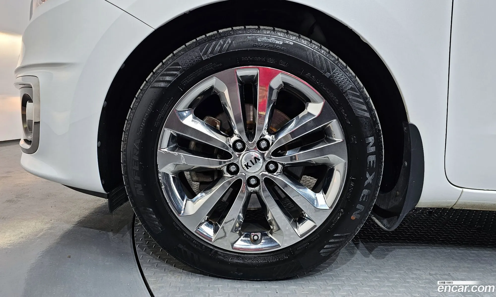 Kia Carnival 2015 — 16
