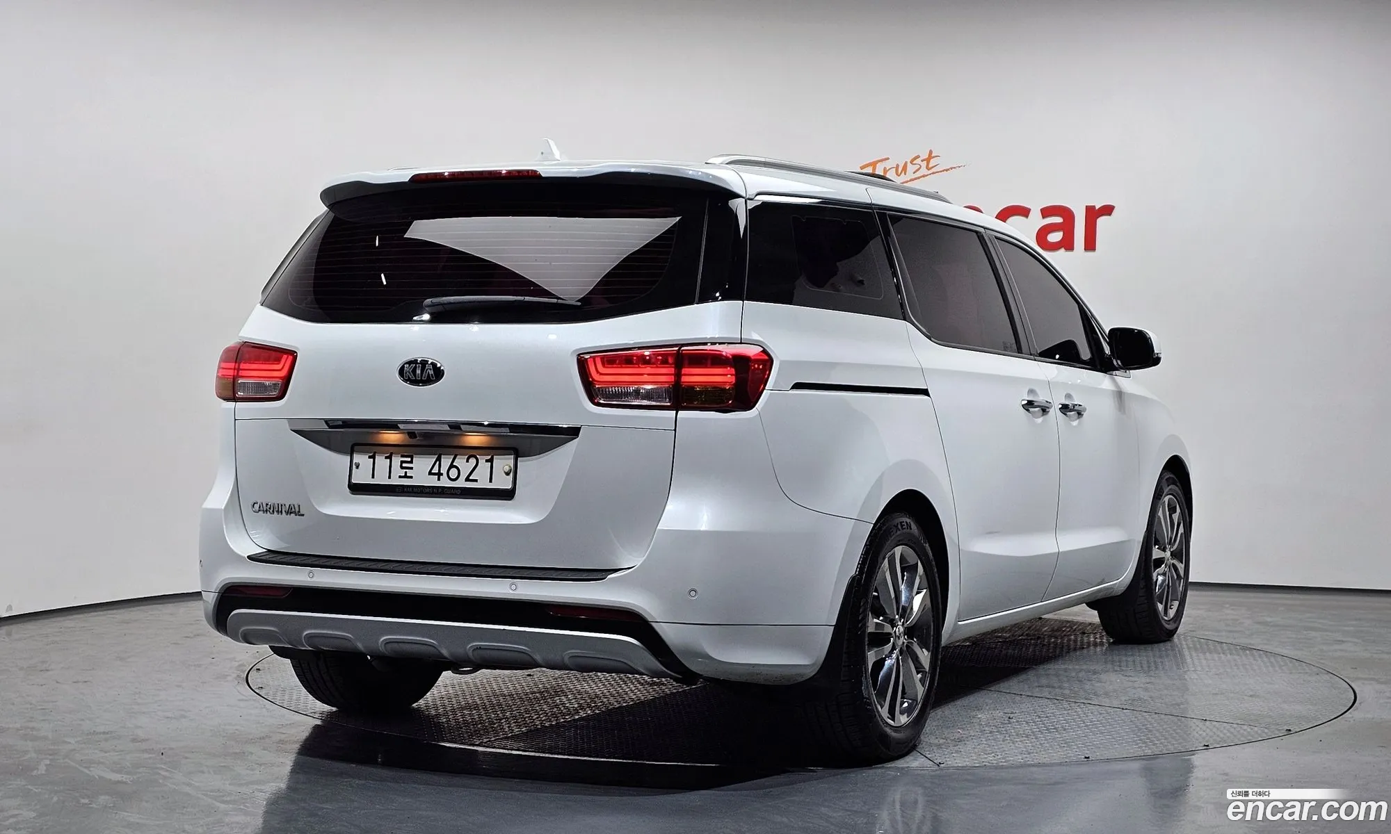 Kia Carnival 2015 — 9