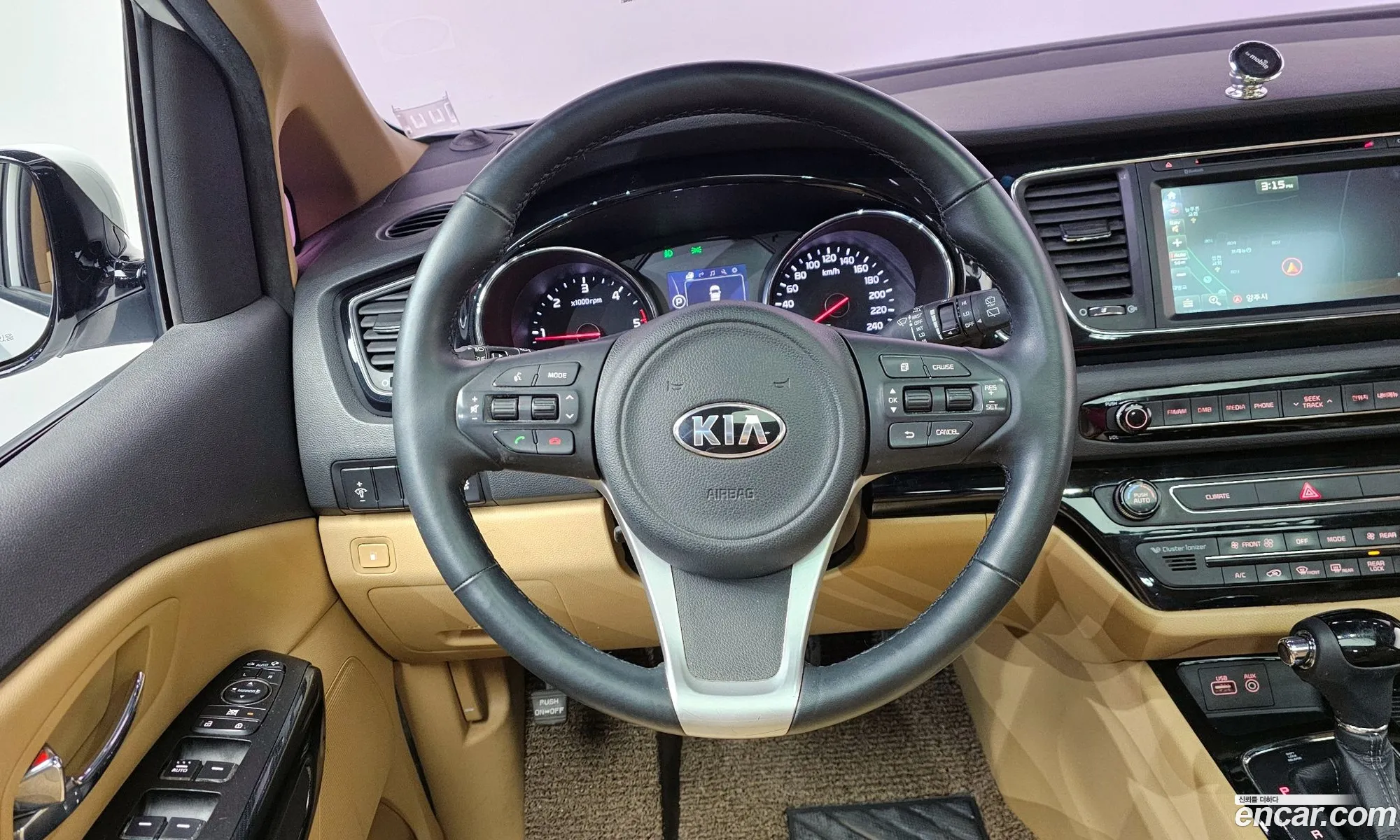 Kia Carnival 2015 — 7
