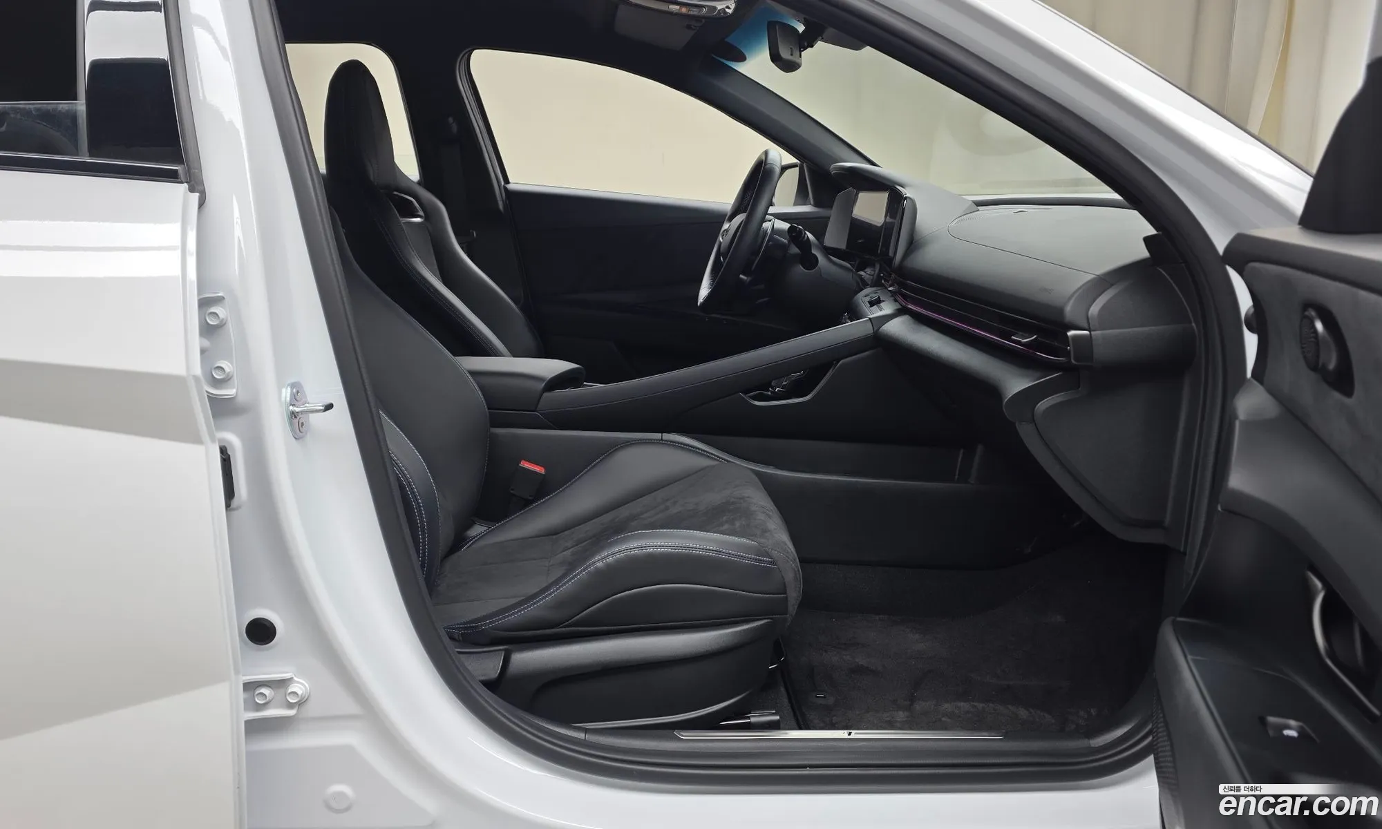 Hyundai Elantra 2025 — 15
