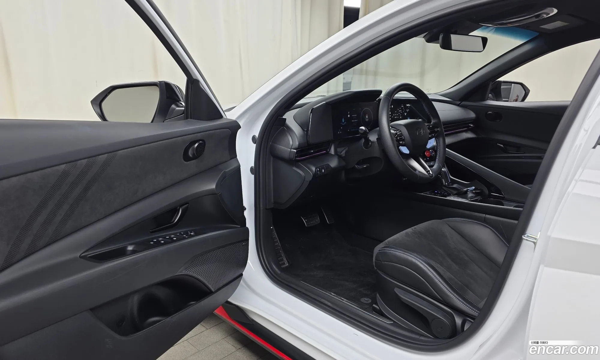 Hyundai Elantra 2025 — 5