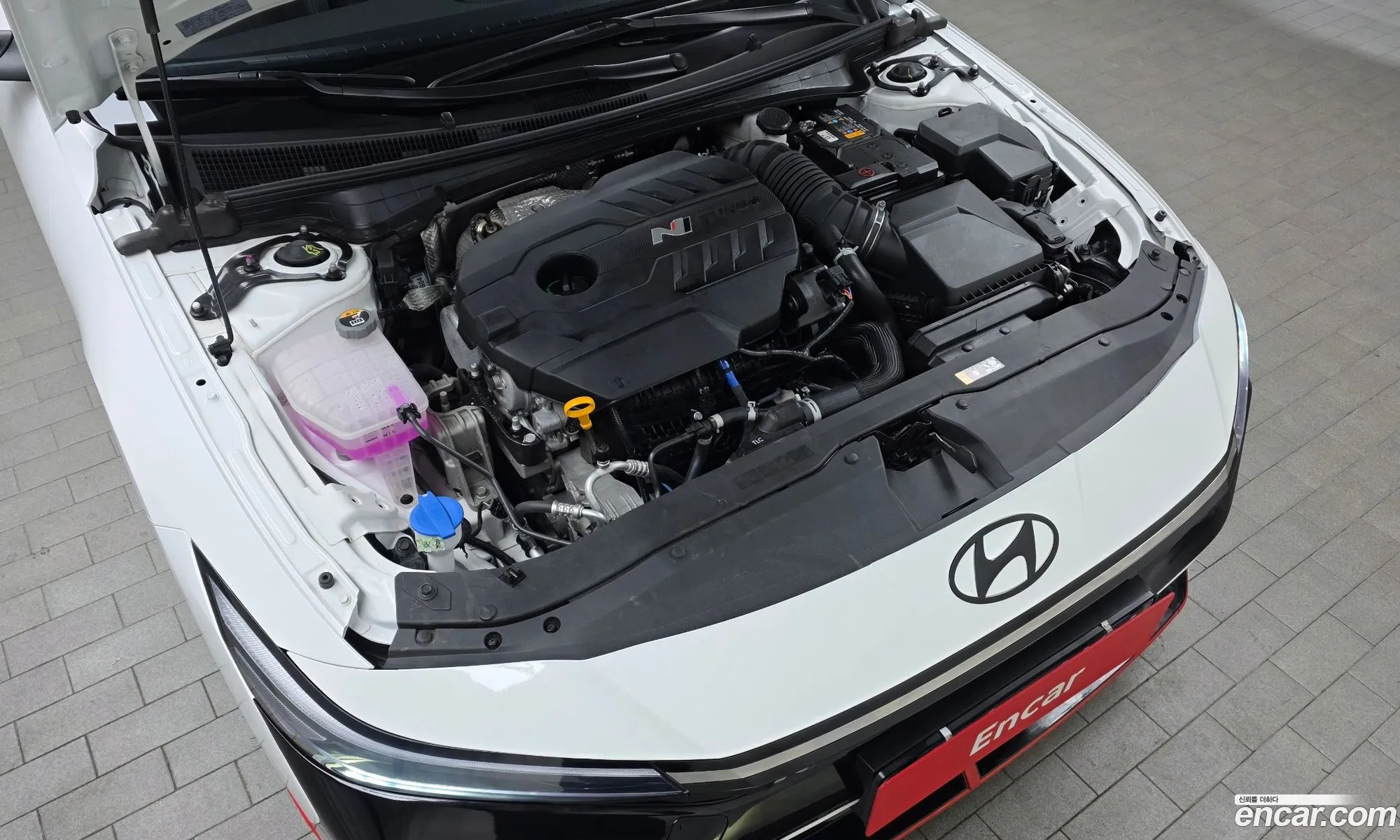 Hyundai Elantra 2025 — 8