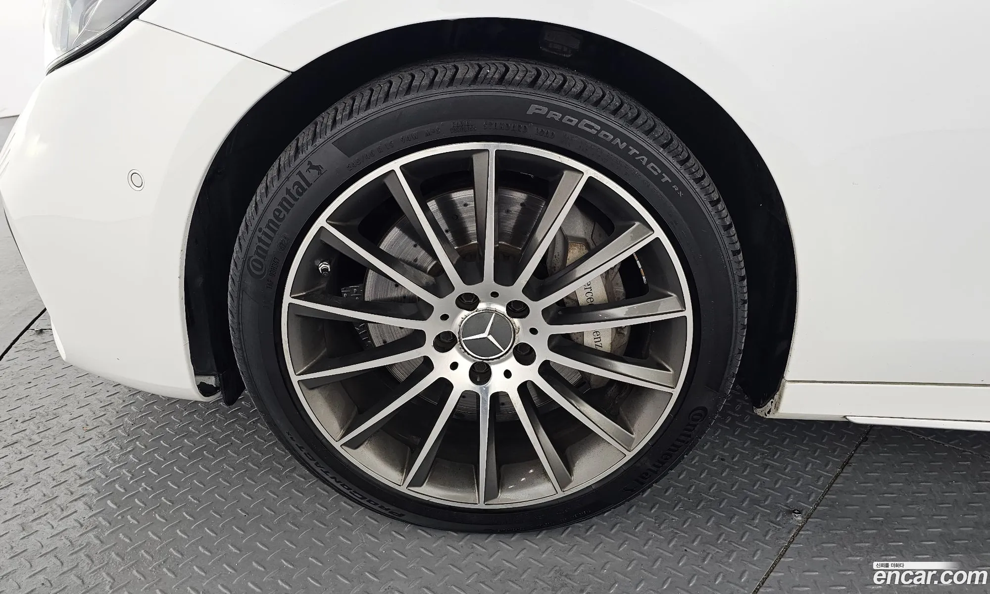 Mercedes-Benz E-Class W213 2017 WDDZF3DB3HA210851 — 3