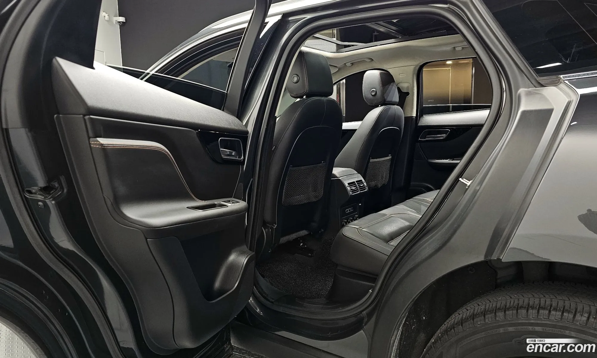 Jaguar F-Pace 2019 SADCA2BN7KA362052 — 13