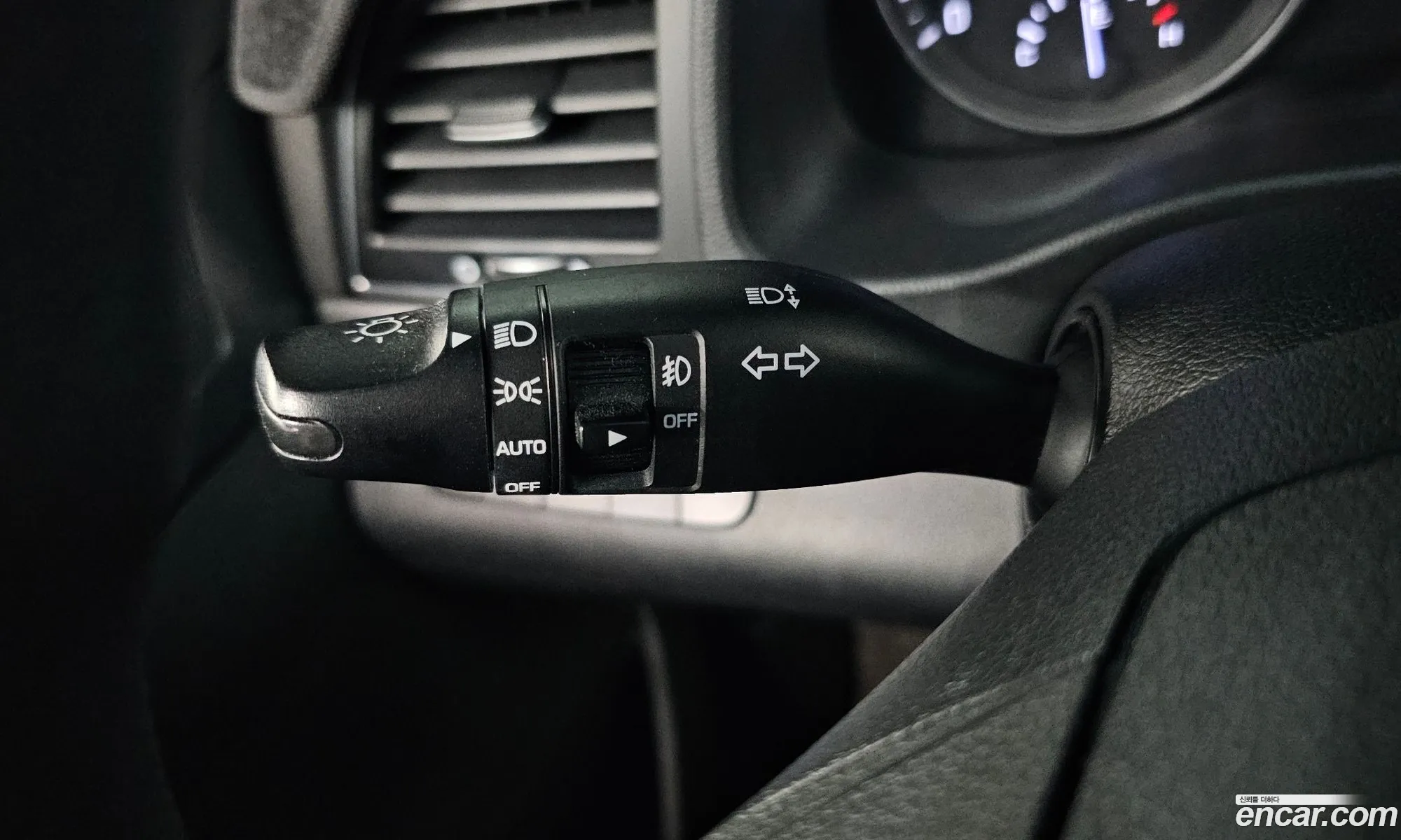 Hyundai Elantra AD 2016 — 12