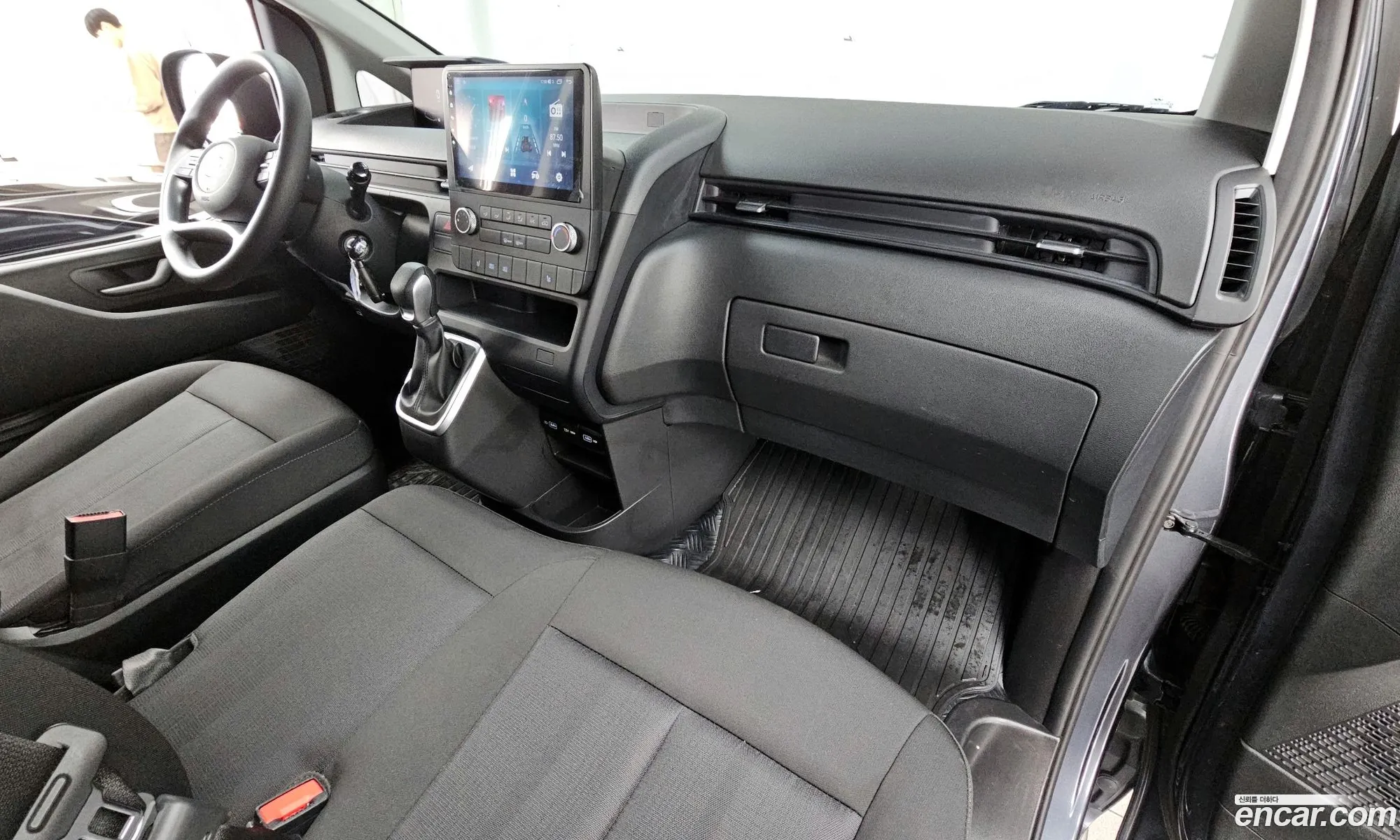 Hyundai Staria 2023 — 5