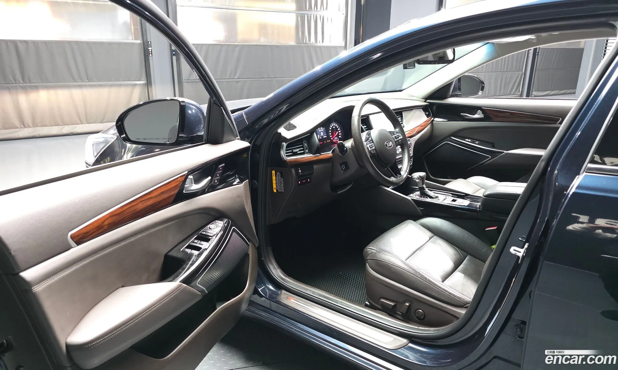 Kia K7 2016 — 2