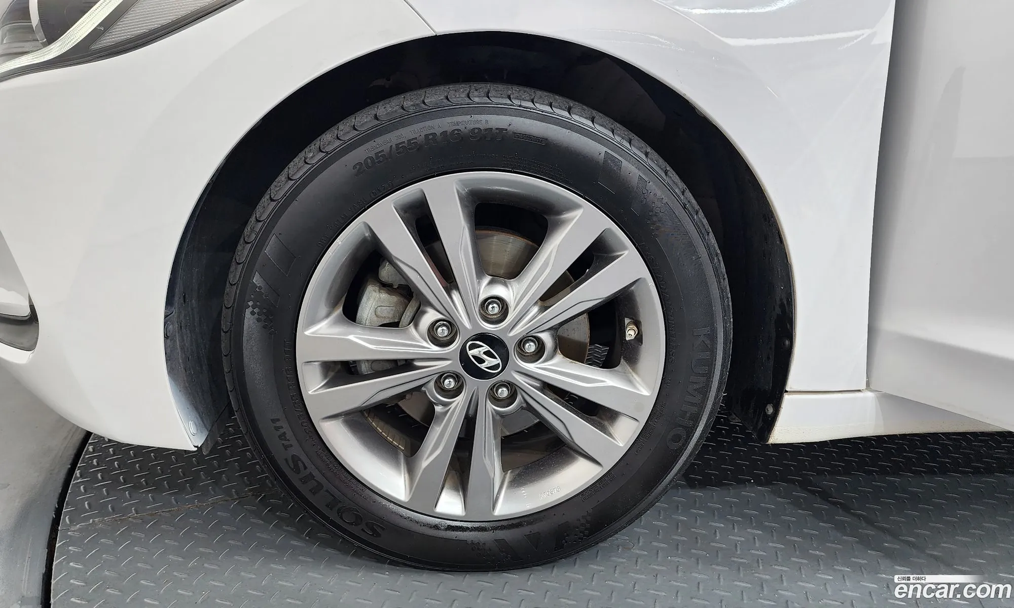 Hyundai Elantra AD 2016 — 6