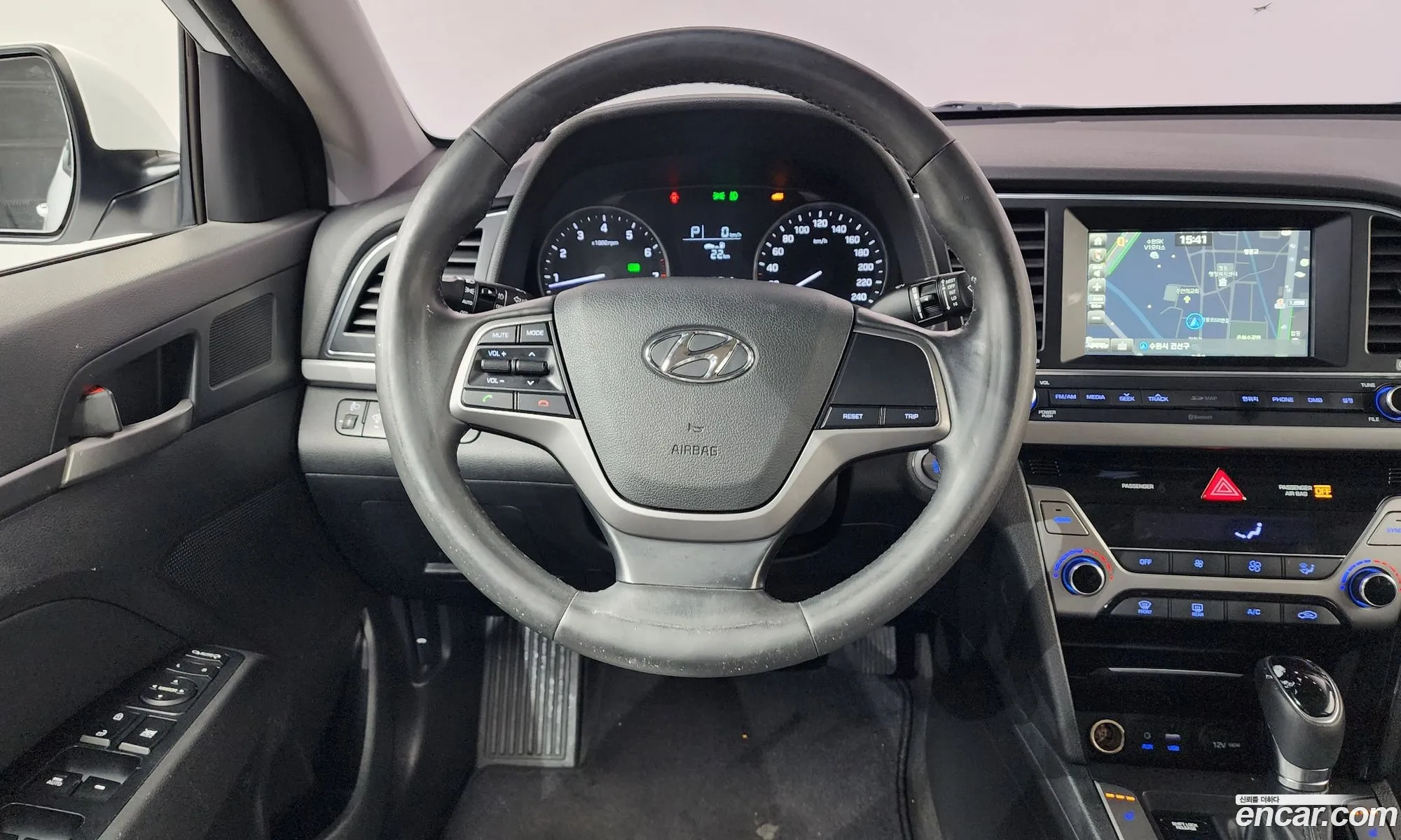Hyundai Elantra AD 2016 — 5