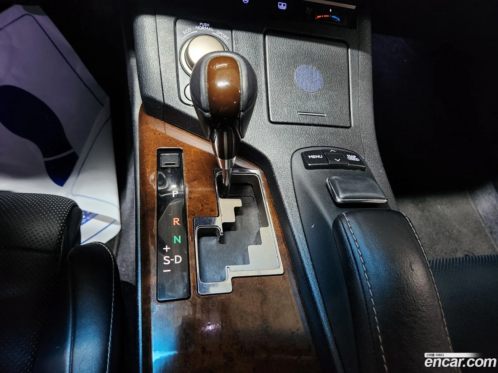 Lexus ES300h 2014 — 17